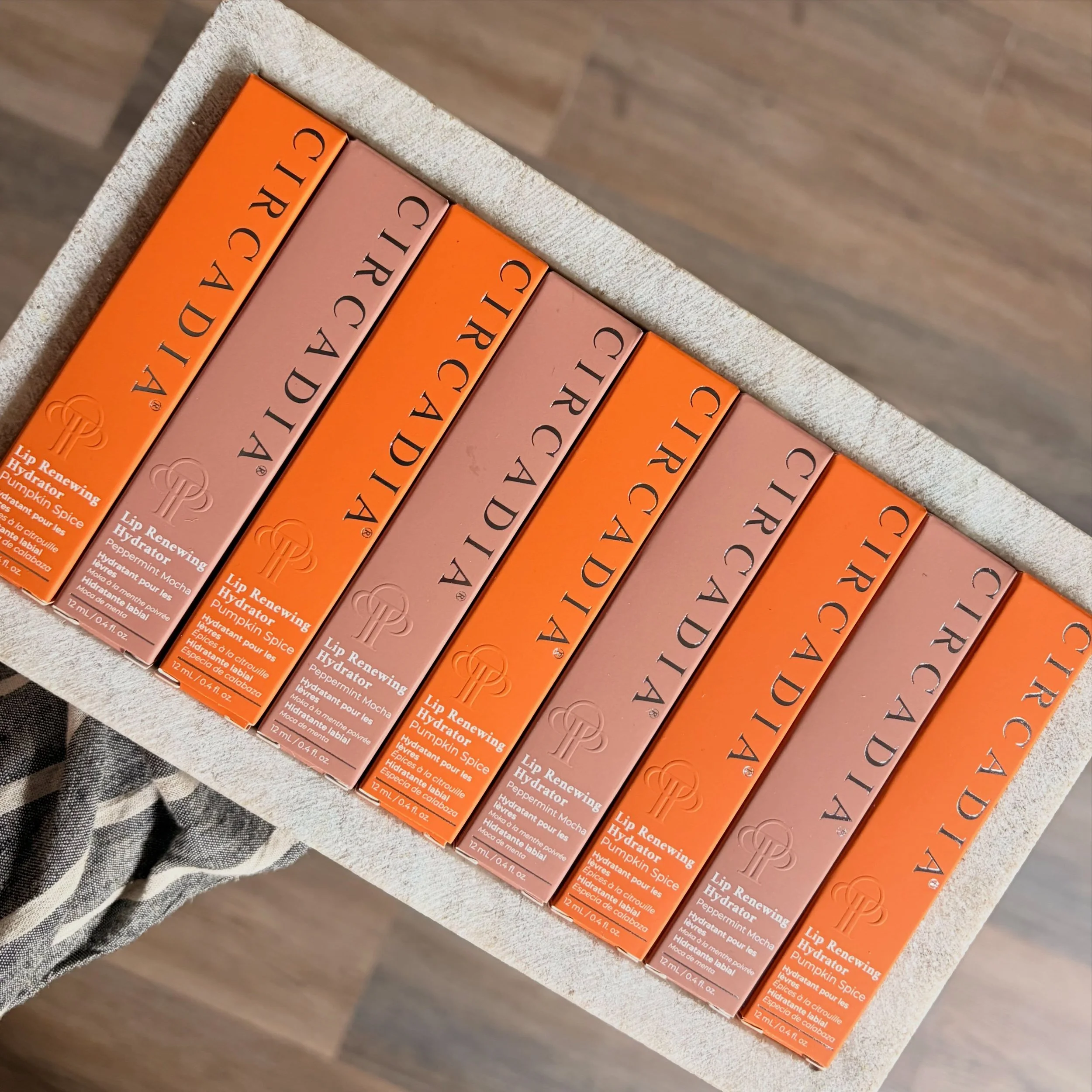 our seasonal favorites are BACK 🧡Pumpkin Spice 🤎Peppermint Mocha

our best-selling lip hydrators in the coziest fall scents. here&rsquo;s why we can&rsquo;t get enough:
✨Provides an immediate plumping effect for a fuller appearance
✨Delivers triple