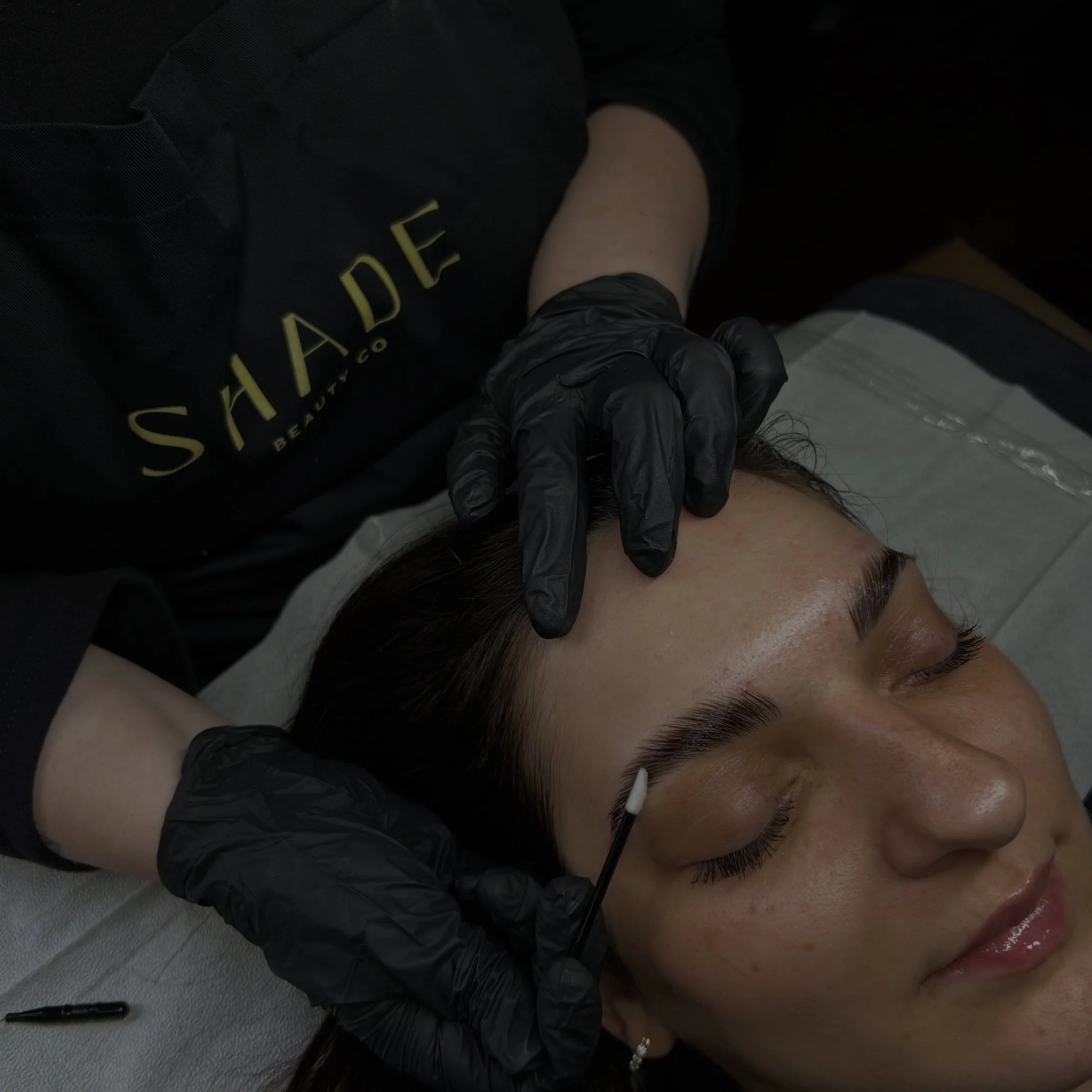 the brow service our clients keep coming back for: brow lamination + tint 💫

say hello to:
-fuller, more shaped brows
-a natural boost of color
-6+ weeks of brush-and-go brows

a quick 45 min appointment to get your brows right? Say less.