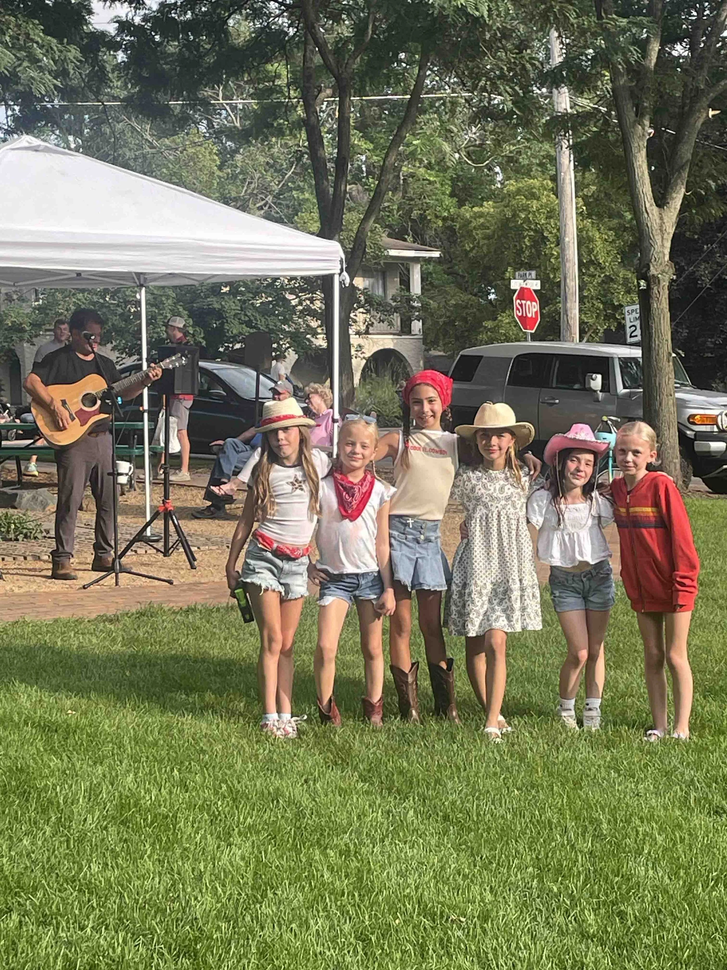 Cottagewood Goes Country