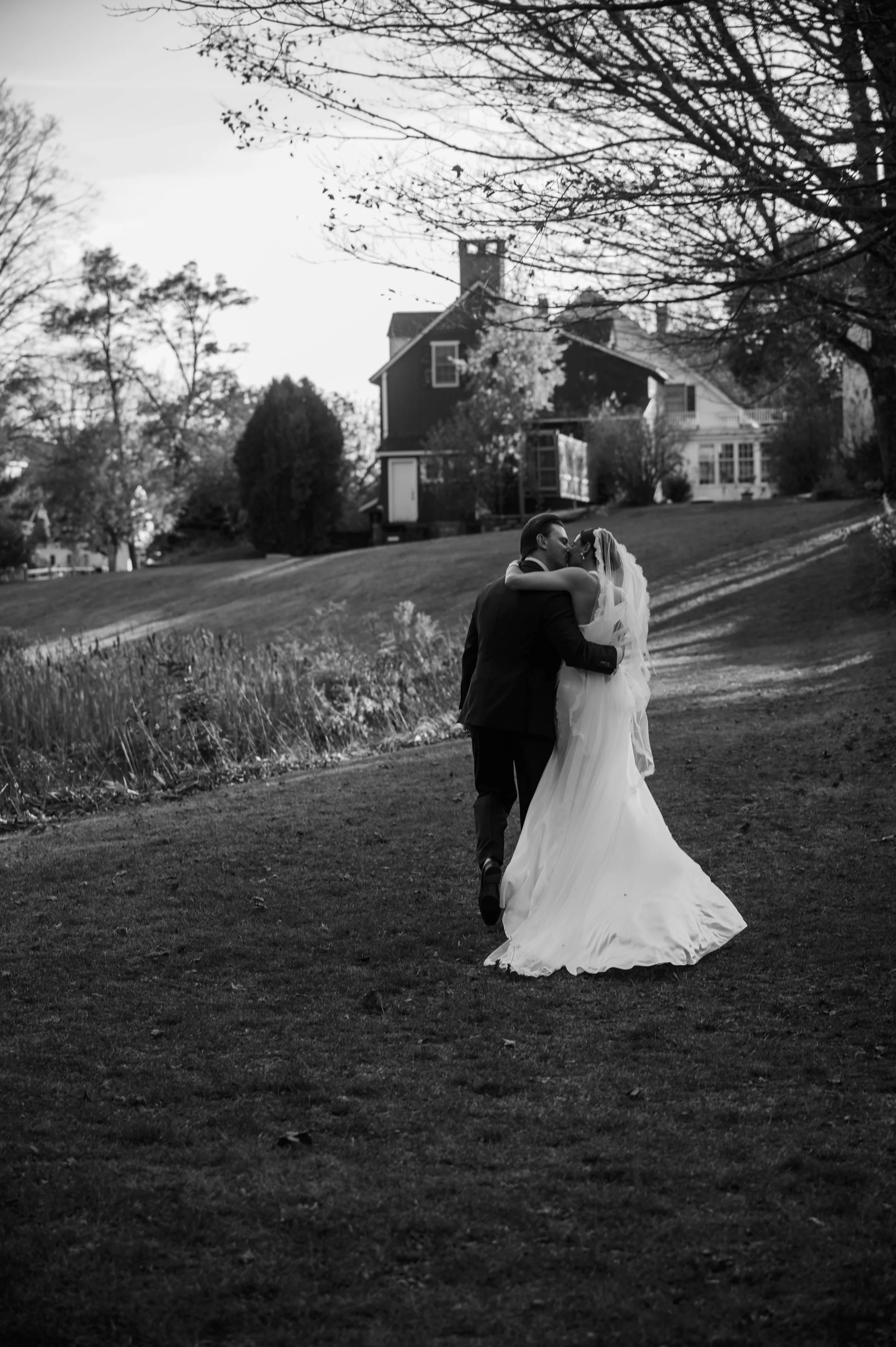 Vermont wedding photographer. Documentary wedding photographer. Candid wedding photos.