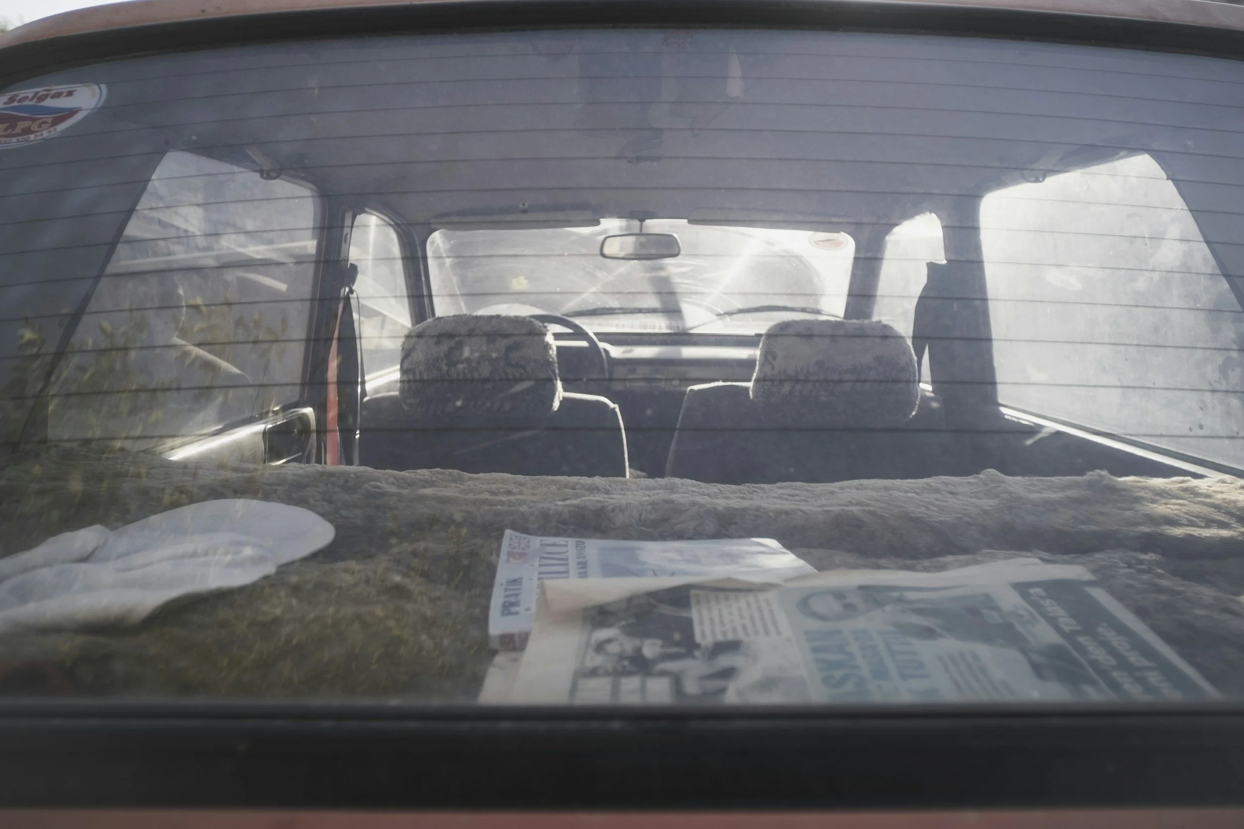 Back Glass Replacement: What to Expect &amp; How Dynasty Glass Gets It Done Right