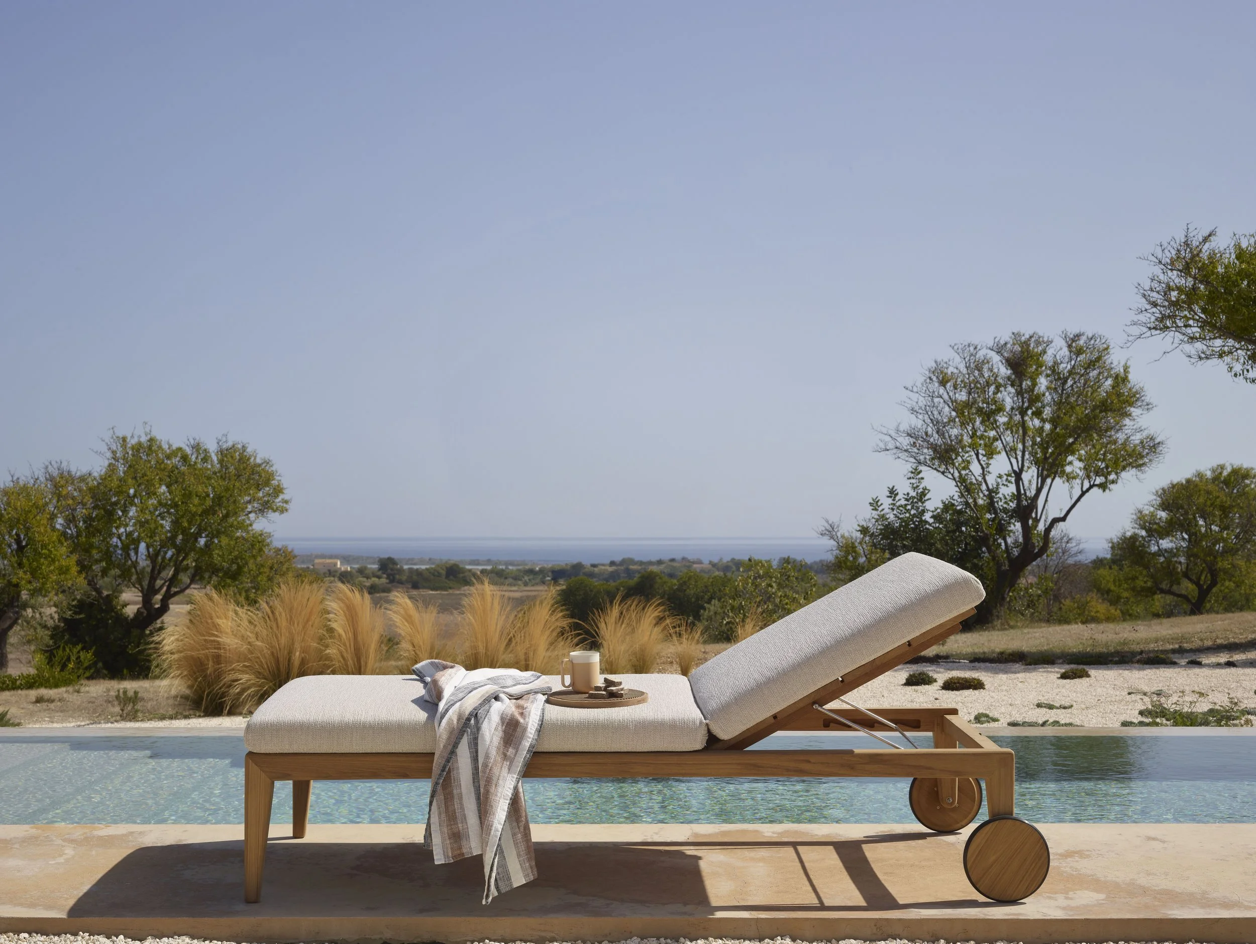 ZENHIT 195 LOUNGER RESIZED.jpg