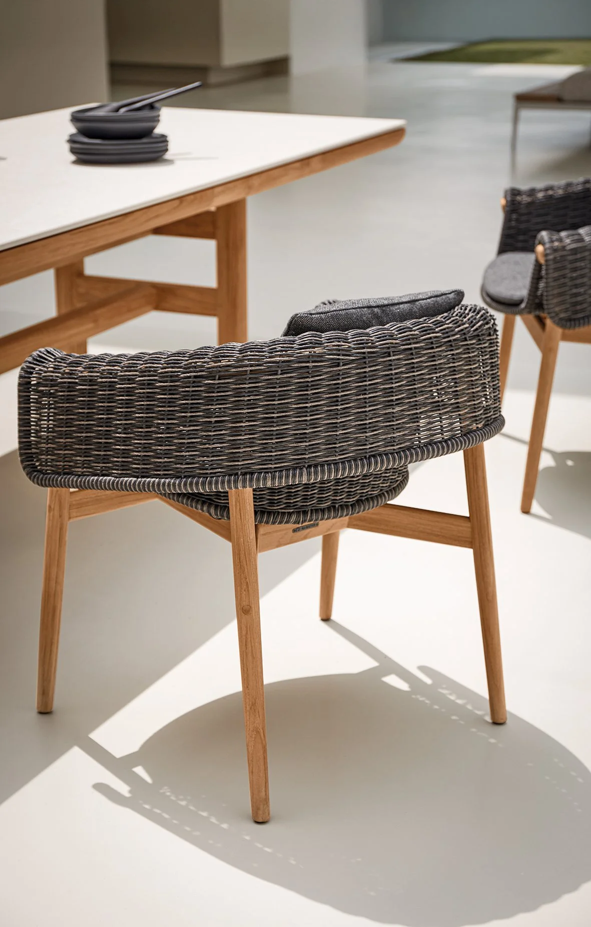 rail & wrap dining detail_1.jpg