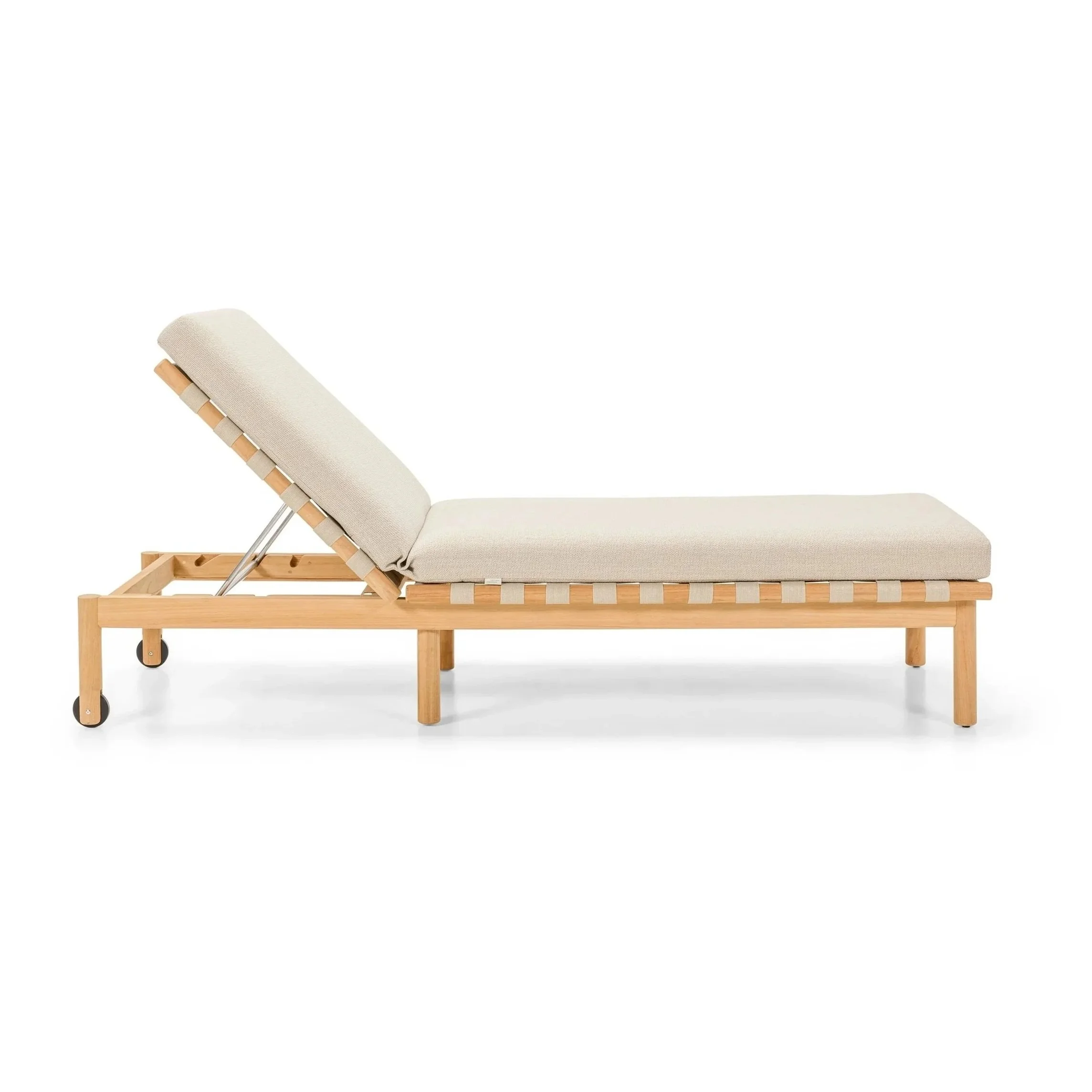 Oda Chaise Lounge