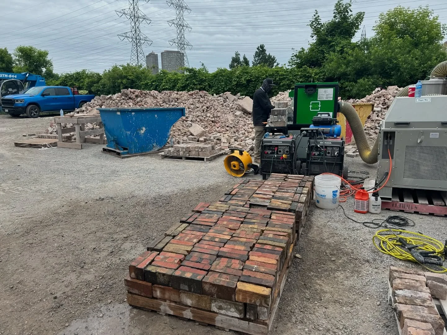 🧱 Brick by Brick: See the Circular Economy in Action | Live Demo July 14 🧱
 📍 Arcana Restoration Yard, Toronto | 10AM
 ☕ Coffee + snacks on site
 👷&zwj;♀️ All construction, demolition, heritage, and sustainability pros welcome!

Join Green Salvag