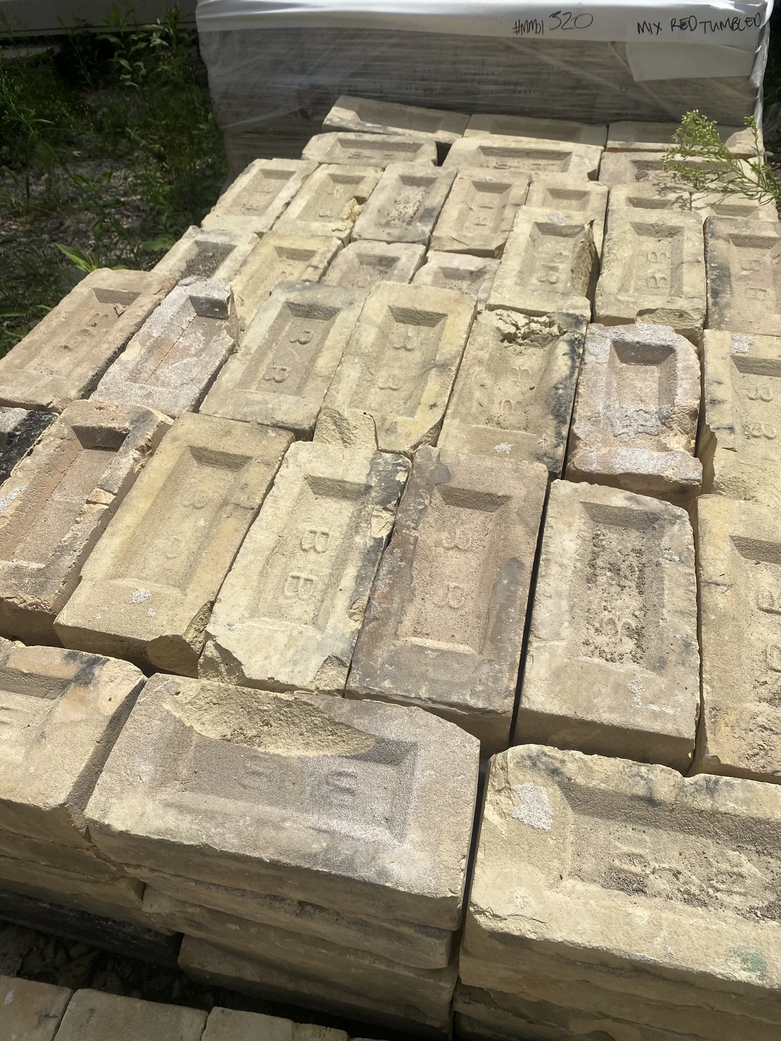 arcanamaterials_BrantfordBB-Buff-reclaimedbrick-beds.JPEG