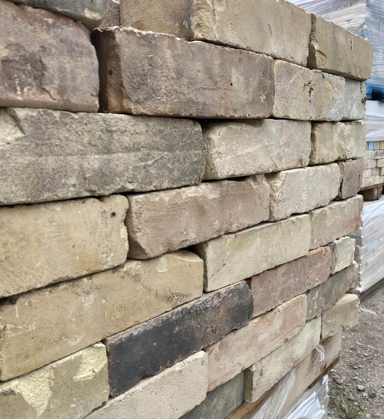 arcanamaterials_BrantfordBB-Buff-reclaimedbrick-angleview.JPEG