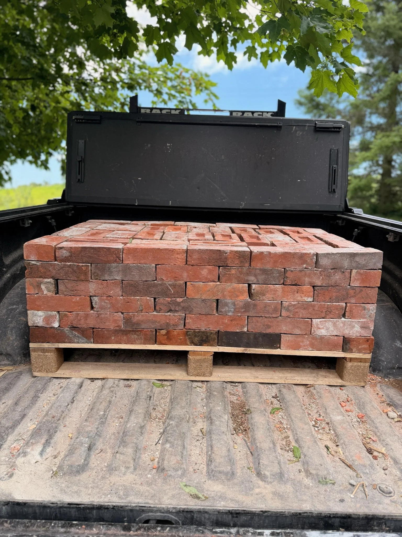 ArcanaMaterials_CobourgRedBricks_skid.JPEG