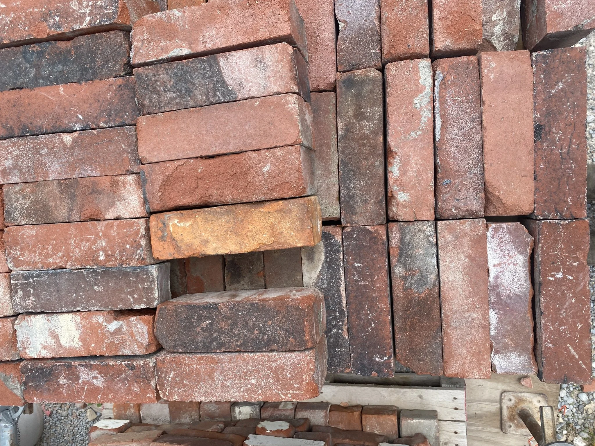 ArcanaMaterials-ReclaimedBrick_MixedRedTumbled2.JPEG