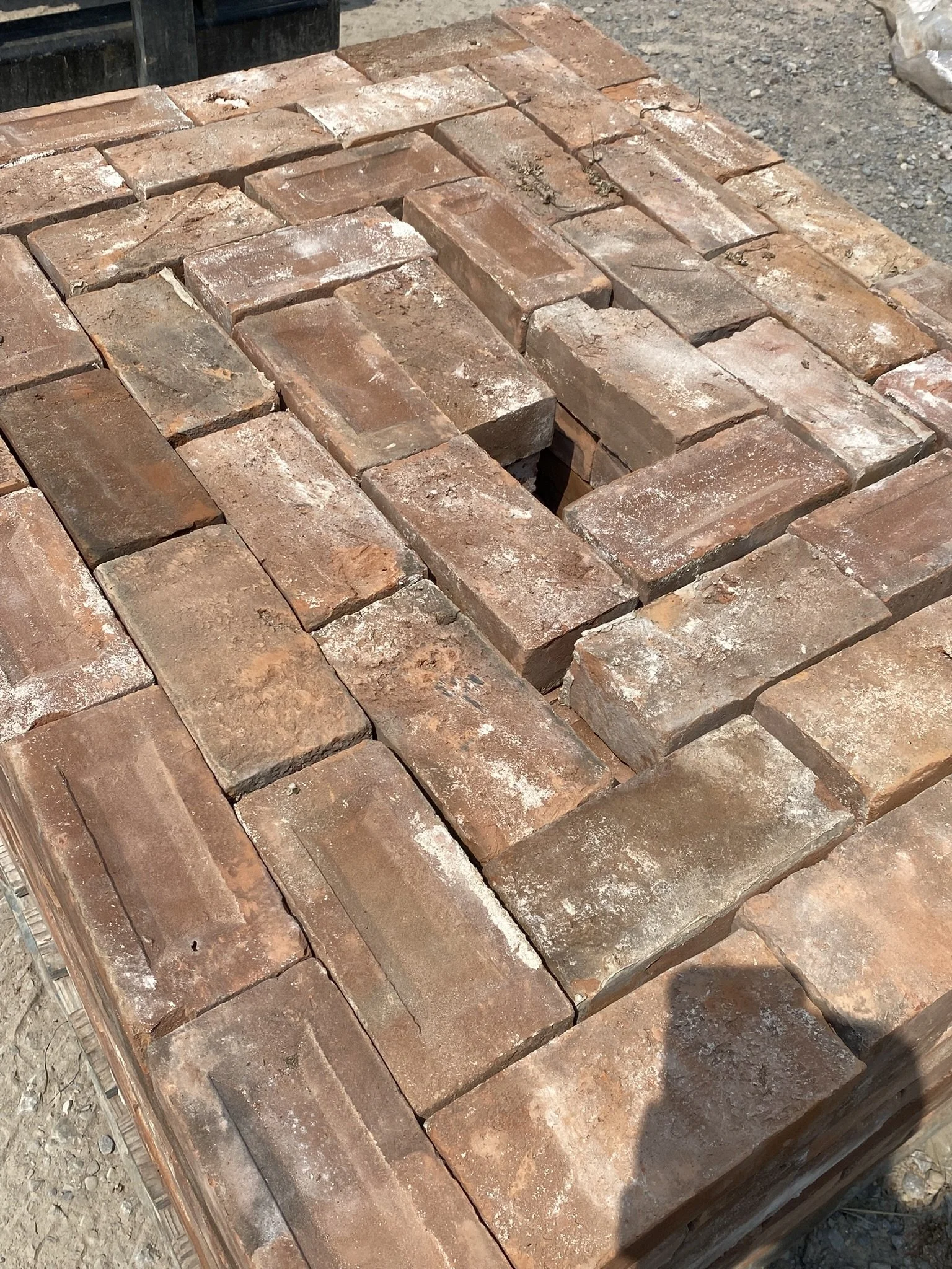 ArcanaMaterials-reclaimedbrick_Victorian Red_beds.JPEG