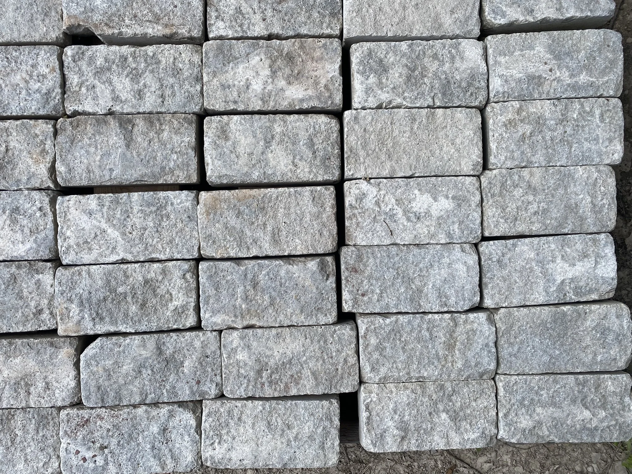 arcanamaterials_limestonepaver_rectangle2.JPEG