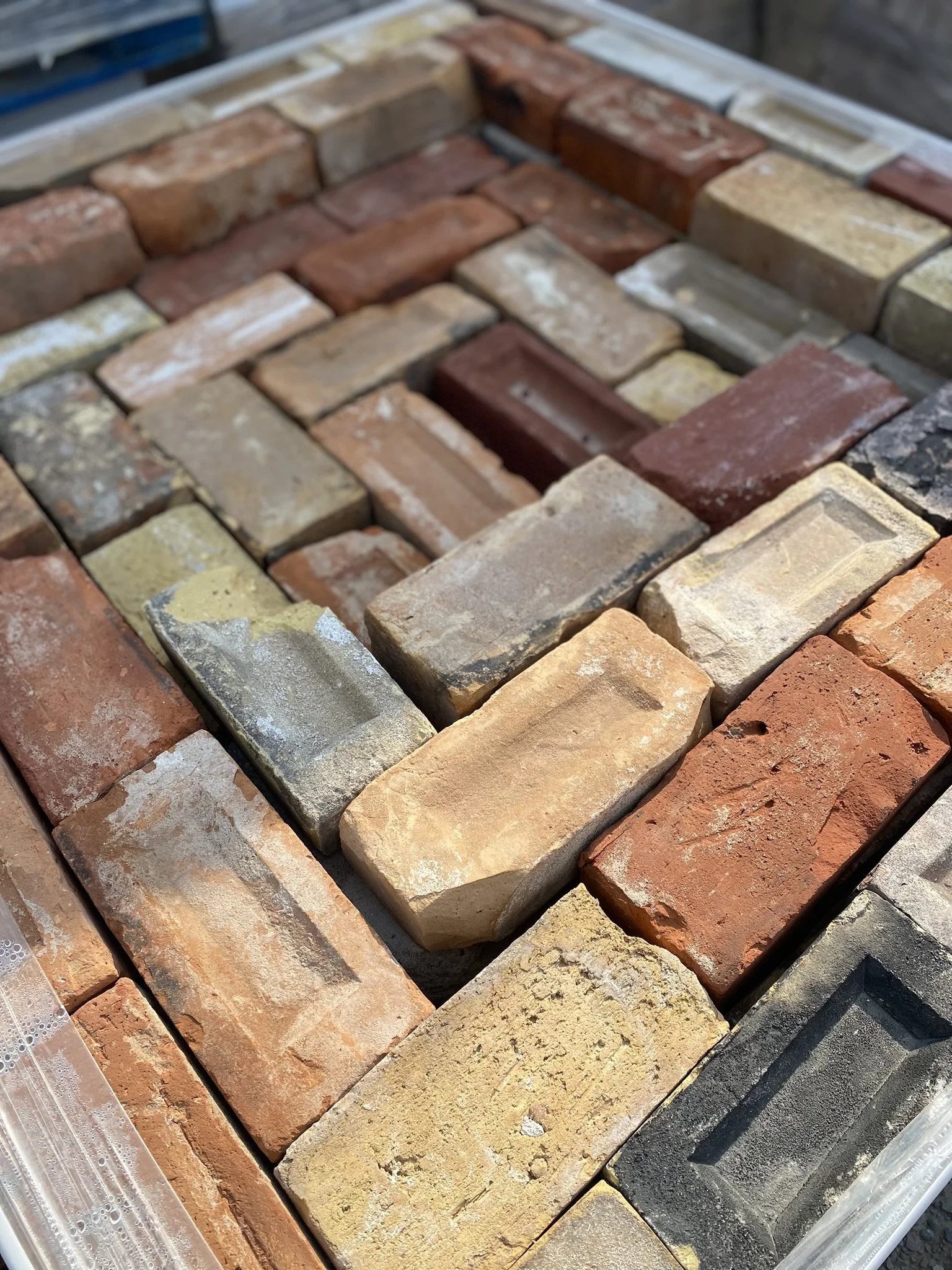 arcanamaterials_BrantfordMix-Buff-reclaimedbrick-beds.JPEG