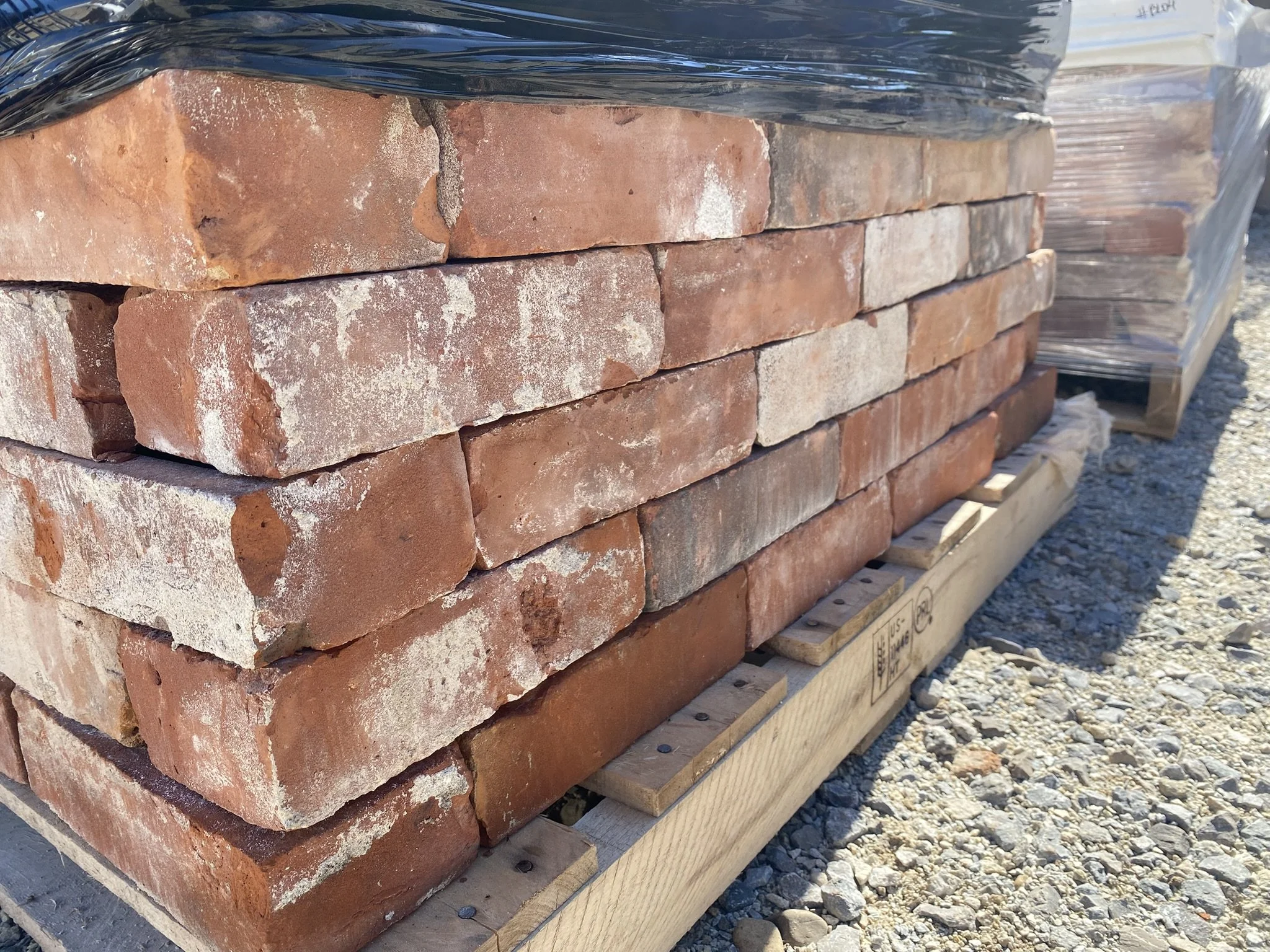 ArcanaMaterials-reclaimedBrick_Balmoral Red_2.JPEG