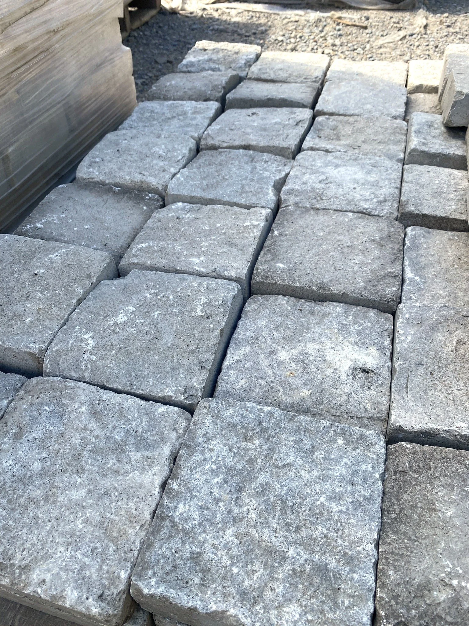arcanamaterials_limestonepaver_4.JPEG