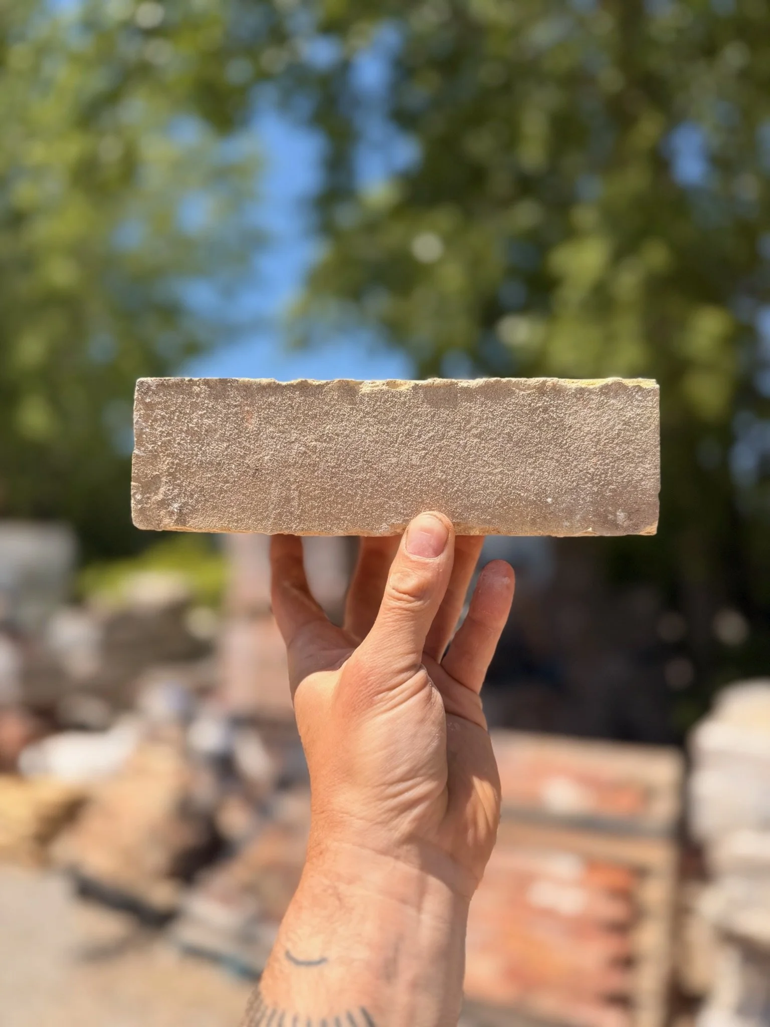 arcanamaterials_Brantford-Buff-reclaimedbrick-3.jpg