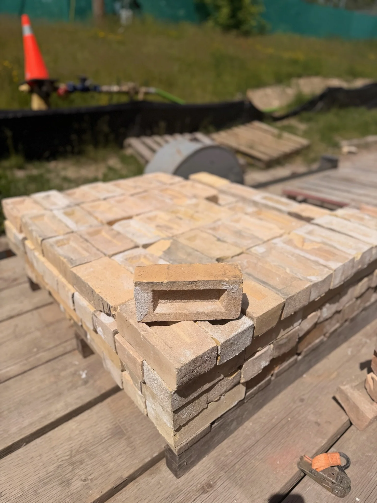 arcanamaterials_Brantford-Buff-reclaimedbrick-1.jpg