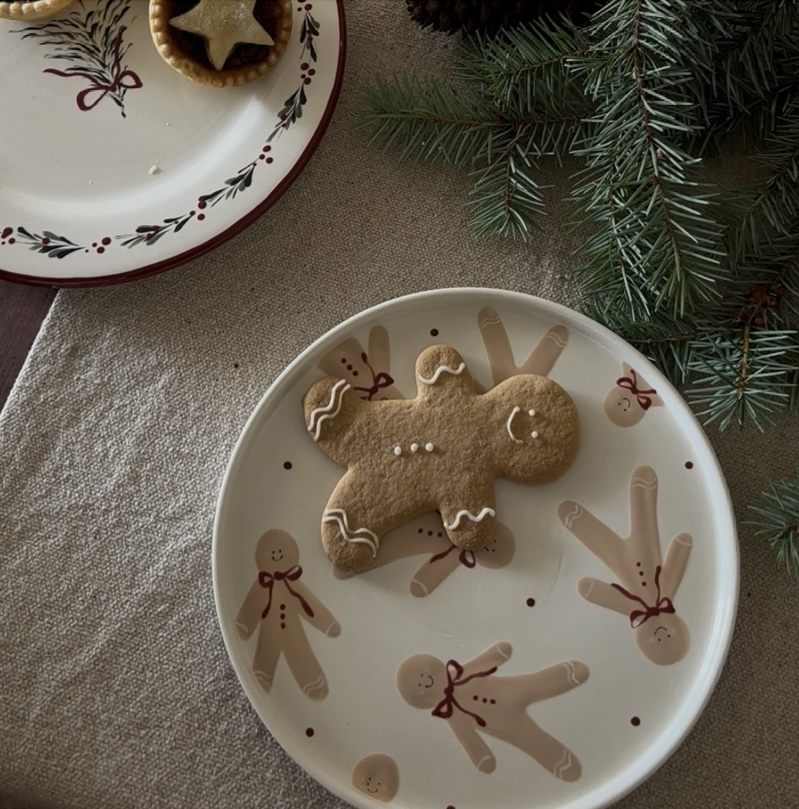 Gingerbread Side Plate 20cm