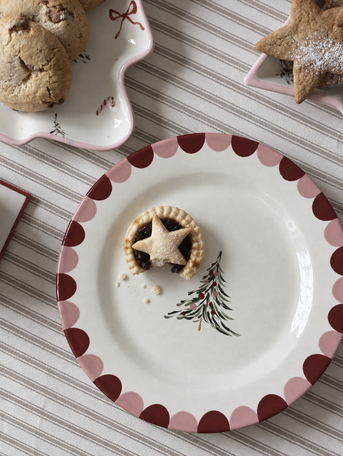 'Pink December' Round Plate - 20cm