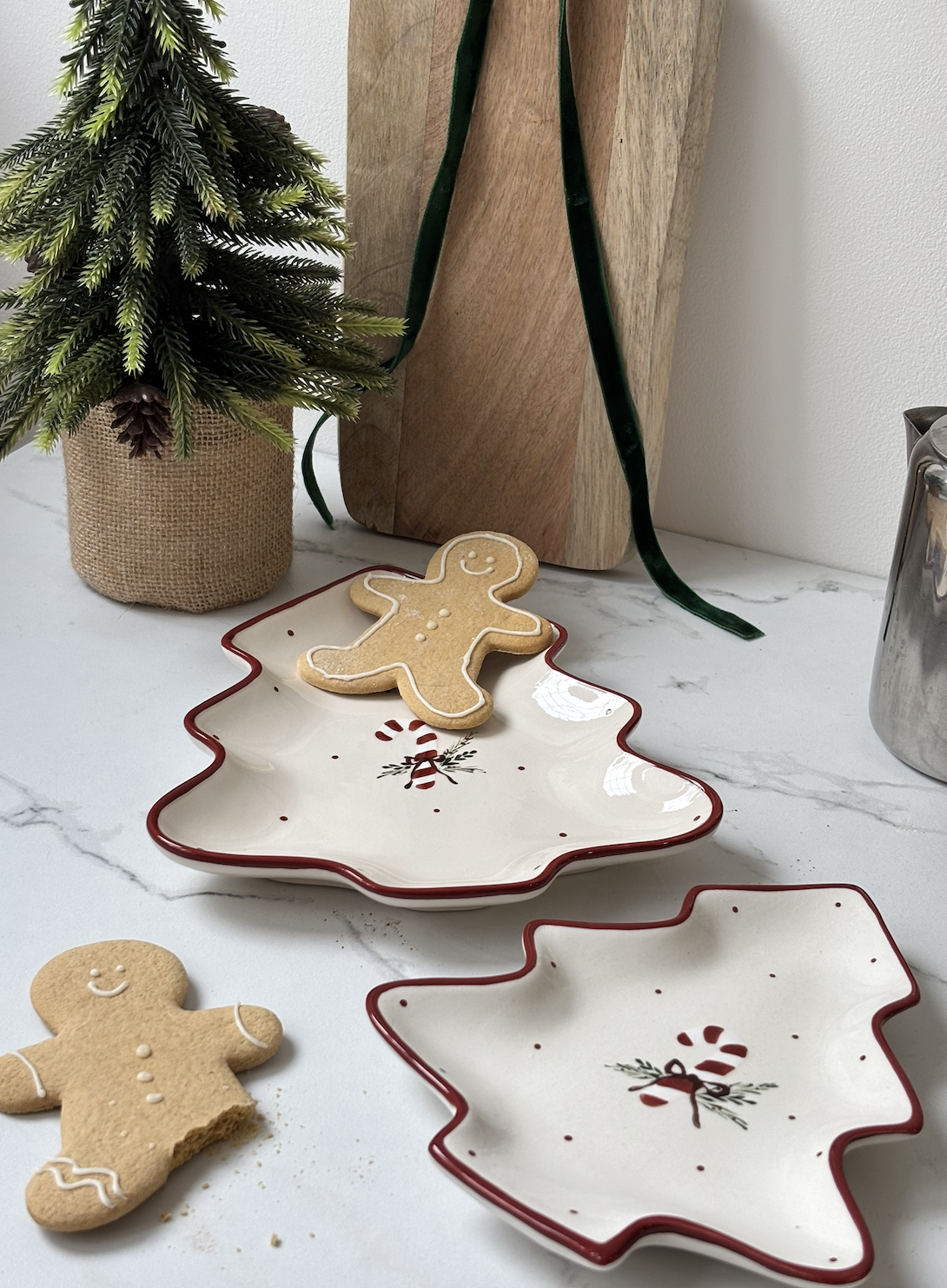 Candy Cane Lane Tree Plates
