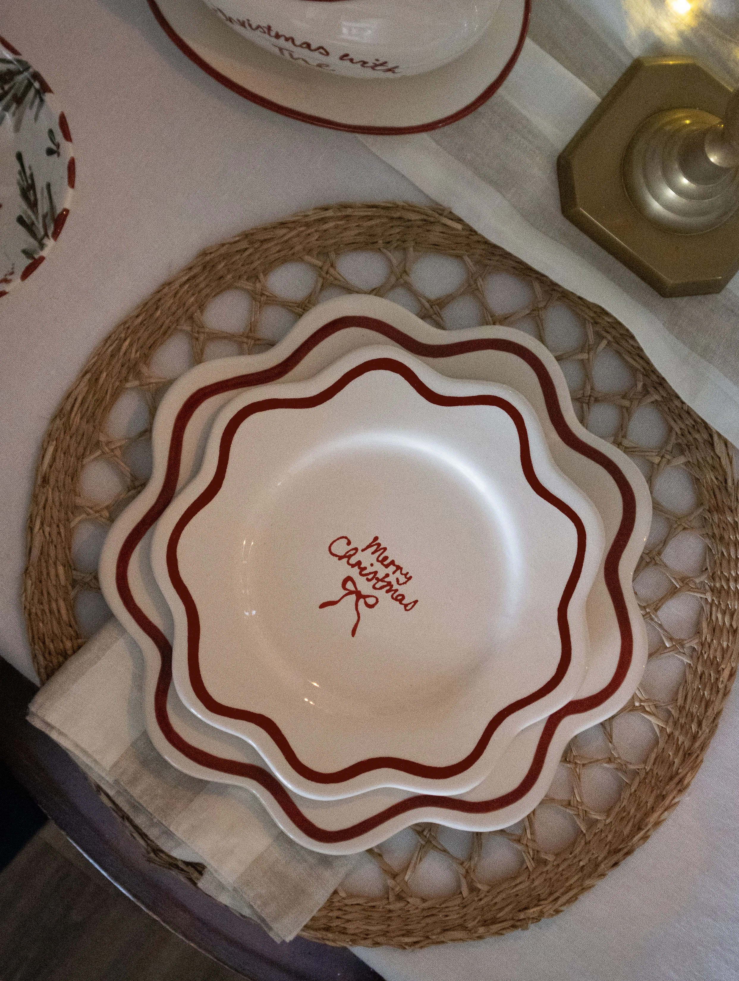 Classic 'Merry Christmas' Wavy Plates