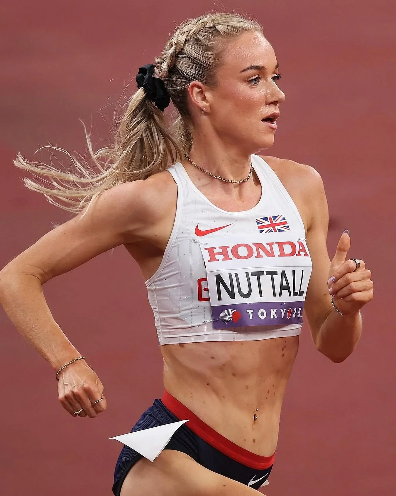✨ It is showtime! ✨

@hannah_nuttall lines up in the World Championship 5000m Final against the best in the World! 

⏰ 1:29pm 🇬🇧 | 9:29pm 🇯🇵 

Let&rsquo;s gooo 🔥💪🏻

#wizzardcoaching #worldfinal #5000m
