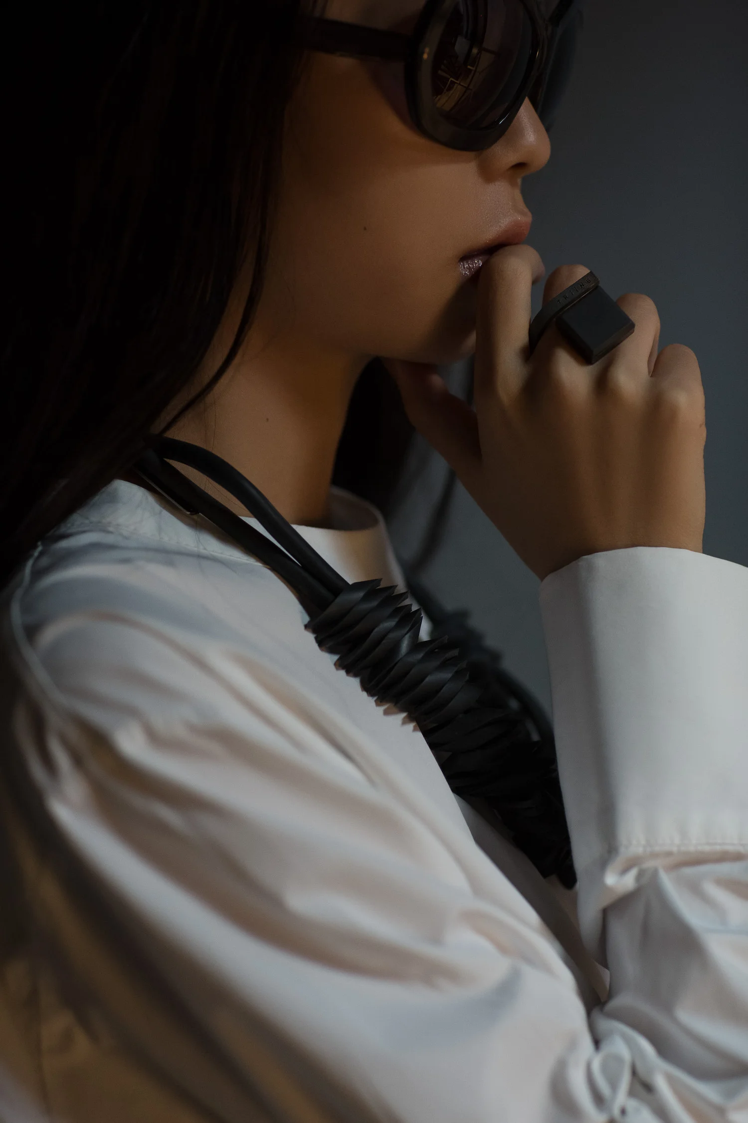 Lookbook Modulaj Ring Noir Work 3.jpg