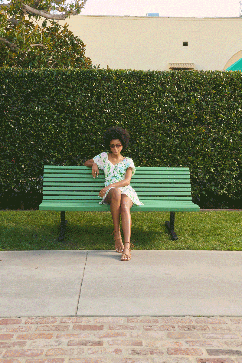 BENCH24SPR_M0191_S01186_BIPC_SpringDressing_M_01_OF_0009.gif