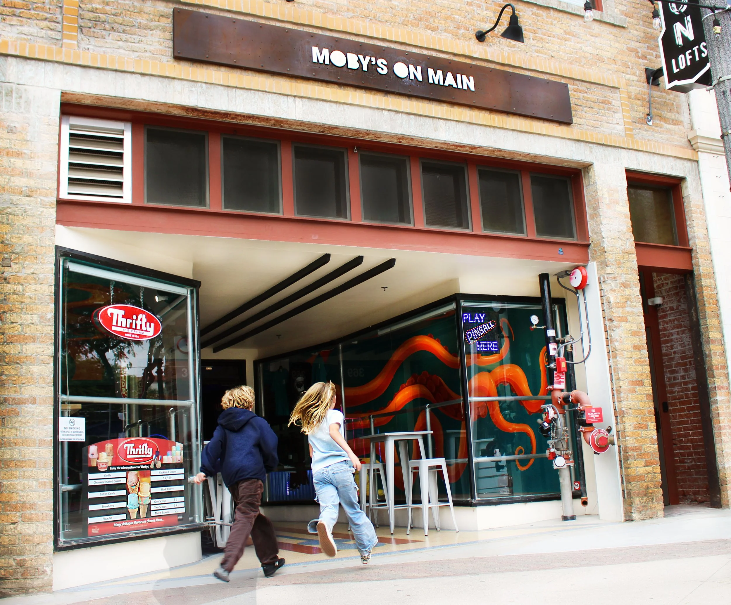 Moby's On Main
