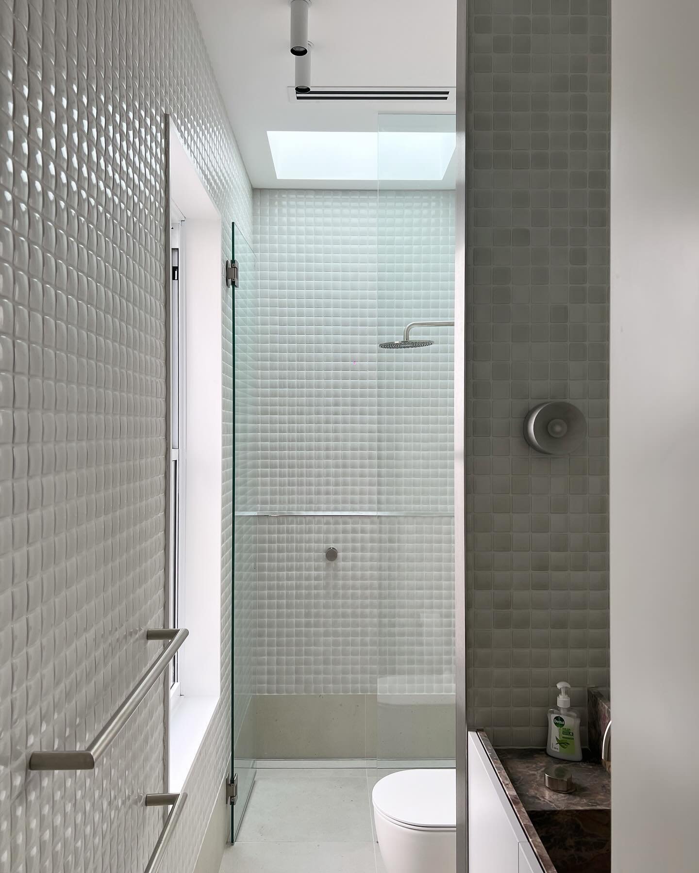 Our Windsor project coming to a close. A few snaps of the the ensuite by @itselfstudio