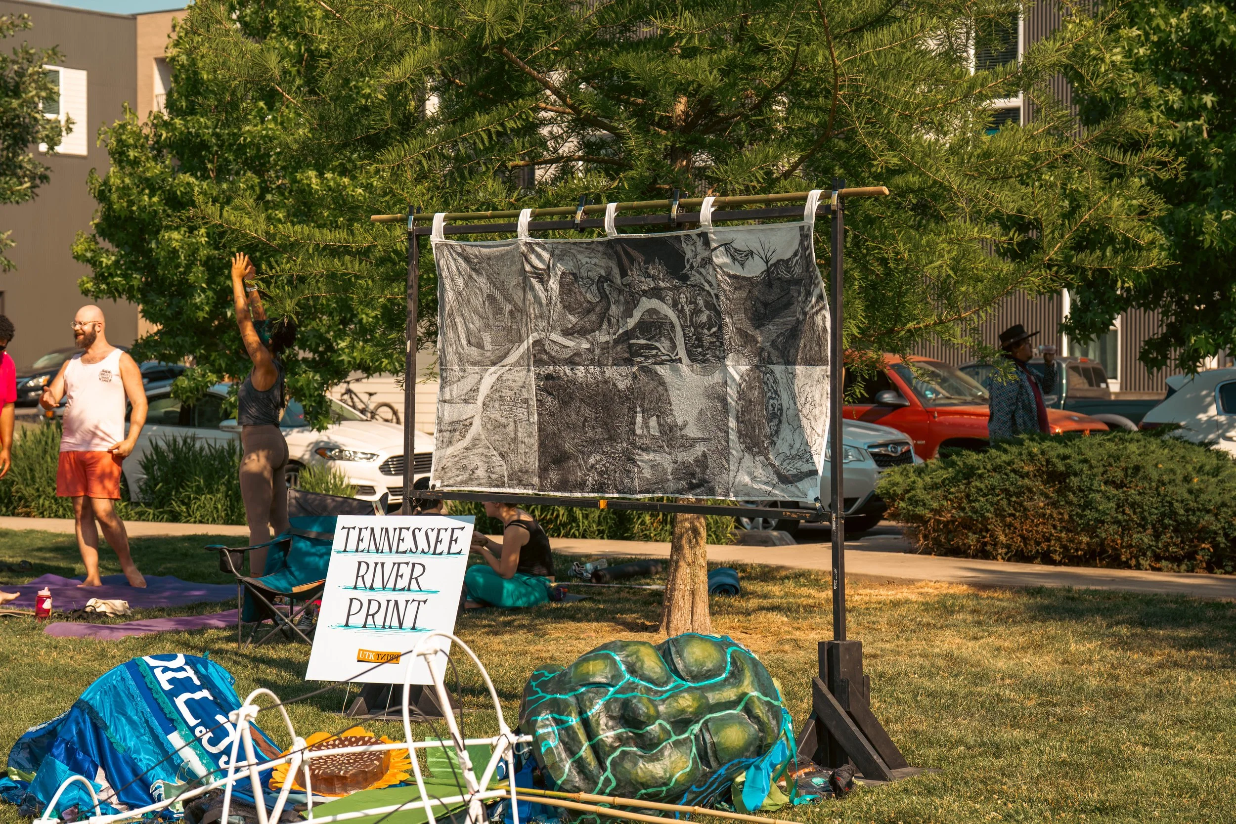 Copy of TarynFerro_Cattywampus_Parade_26-506.jpg
