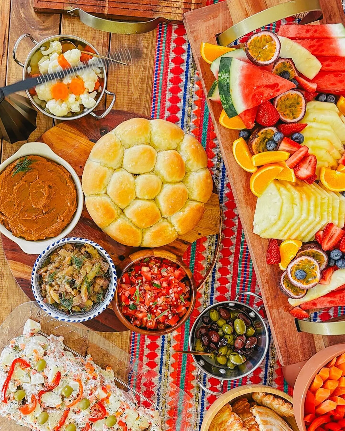 Swipe, savor, repeat! 😋🤤

Happy Friday 🌞🌞
May your weekend be filled with good company, good food and laughter! 🧺

#cateringsydney #diningtable #nortnernbeacheslocalbusiness