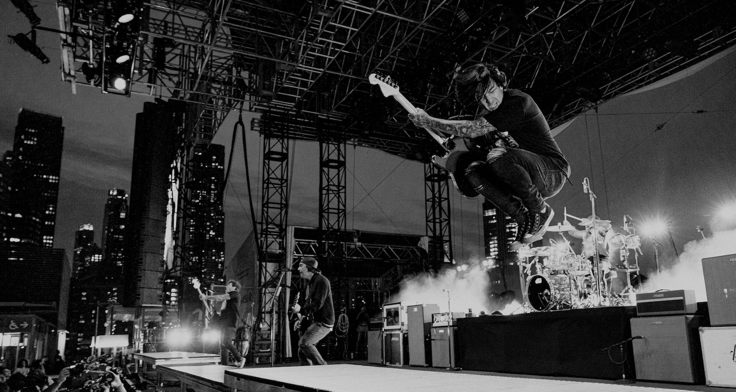 REVIEW: Pierce The Veil, The Used, Don Broco, girlfriends at The Rooftop at Pier 17 | 06.13.2023