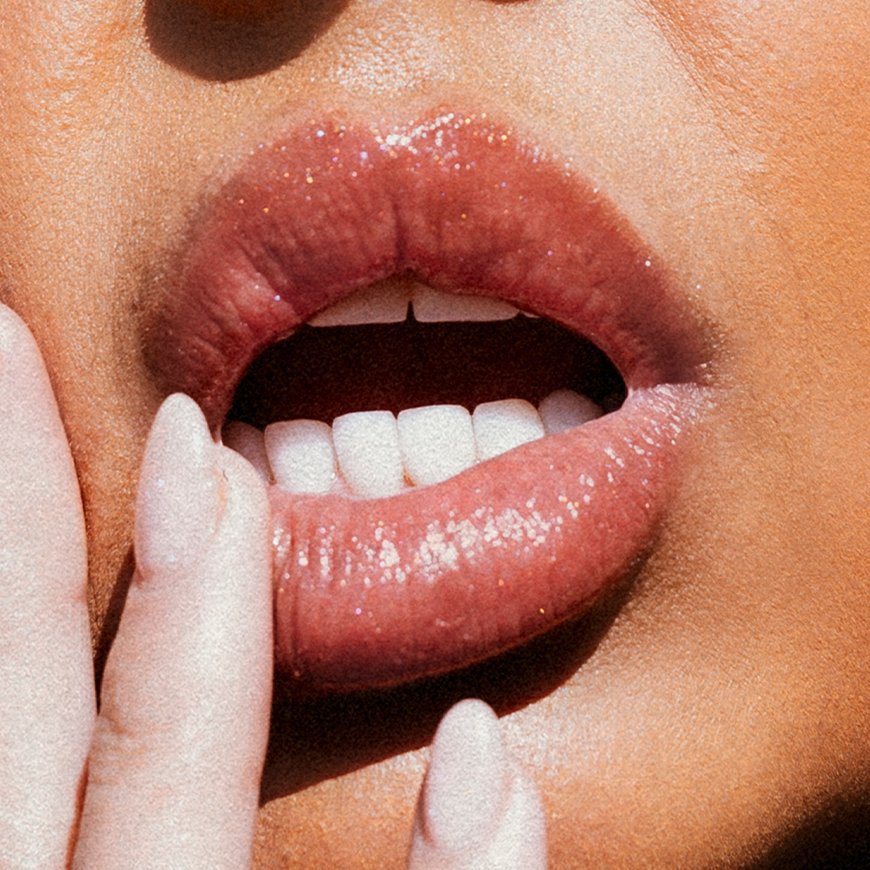 LIPS FULL FRAME.jpg