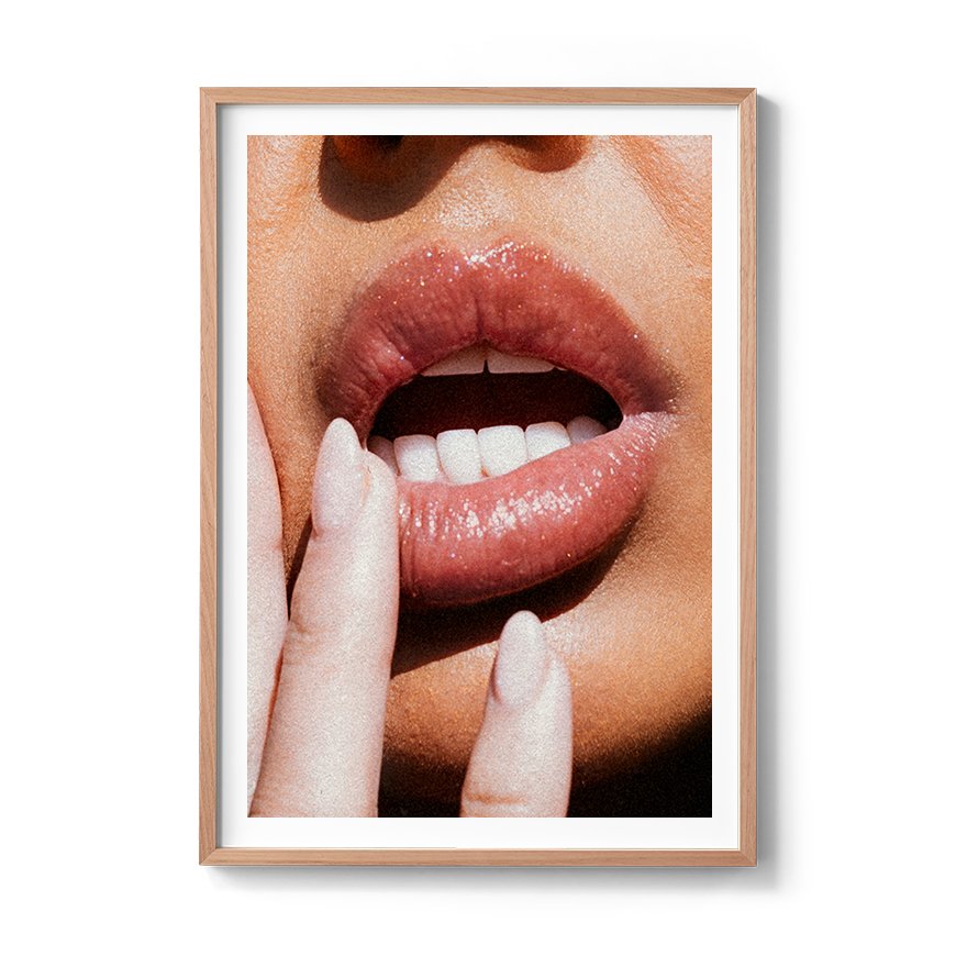 LIPS OAK FRAME.jpg