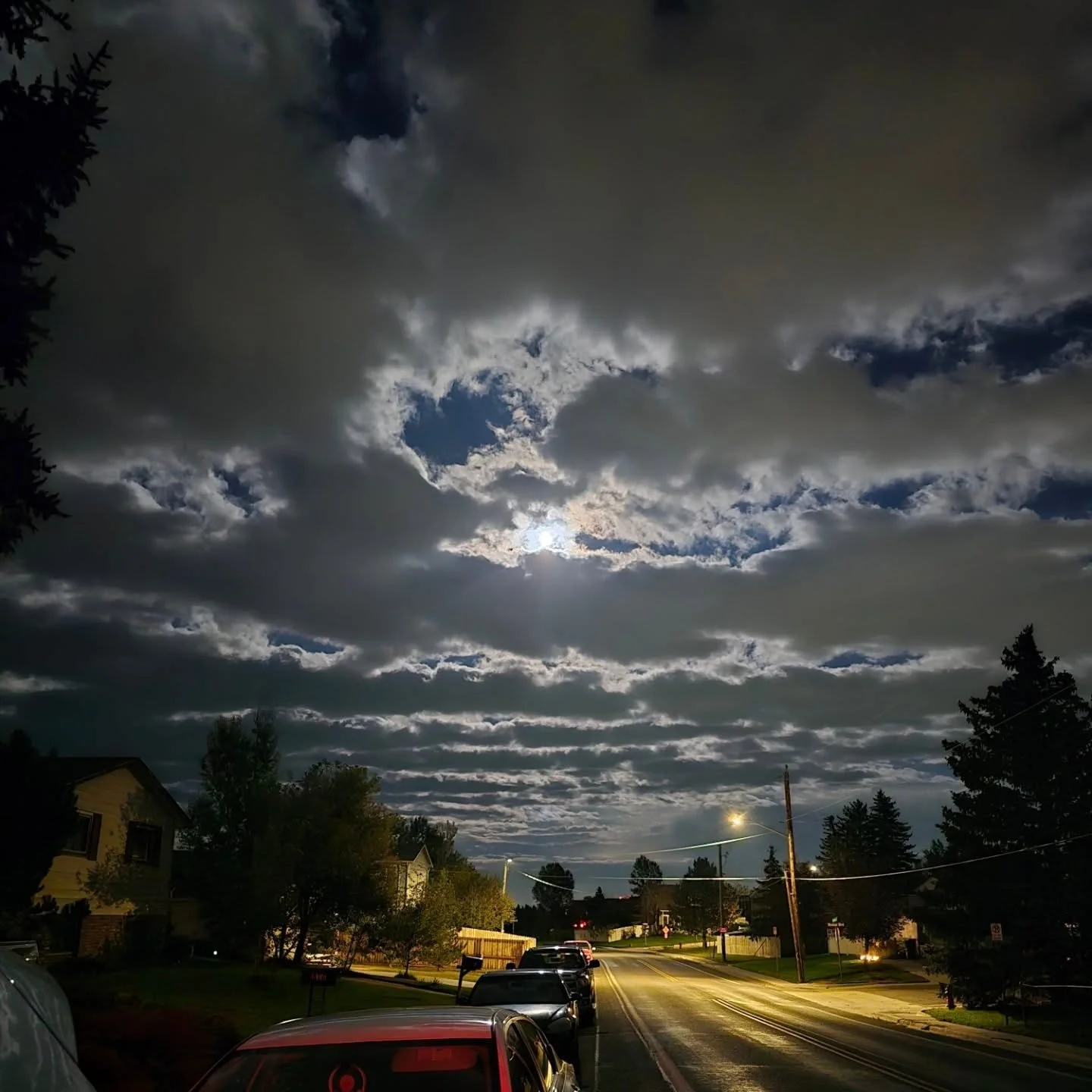 Happy Full Moon!

You can use all that lovely light to simply notice what's going on in your life right now. What feels good, and what you're ready to let go of in preparation of the future ✨️ 

Come explore this full moon in Aries energy at the stud