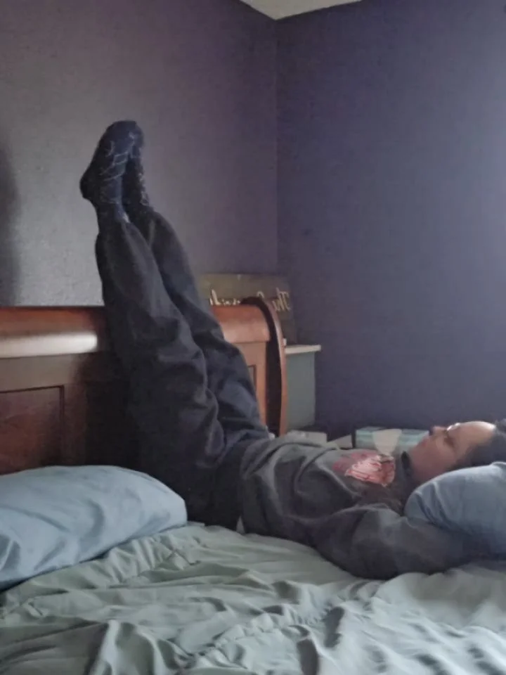 The New Moon (and the weather!) today might have you craving something soft, slow, and cozy 🌑

If that's the case, here are a few poses you could do in bed 😴

✨️ Legs up the wall / headboard

✨️ Butterfly, slow, full breaths with hands on the heart