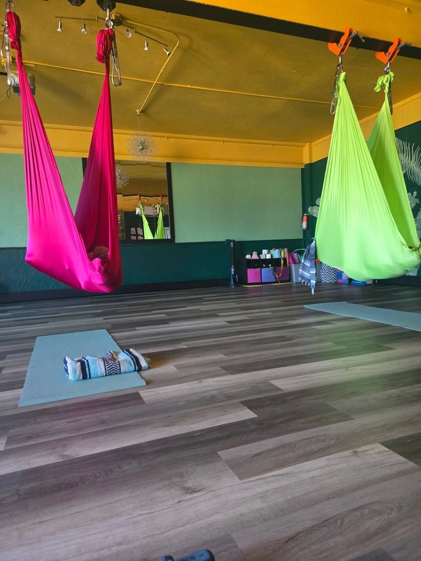 You know how we now have yoga nidra for teens every other week? (You did know that, right?? 👀)

I thought it might be nice for you to have a practice to try at home!

Maybe you wanna practice as a family. Maybe your kiddo's been nervous, or not quit