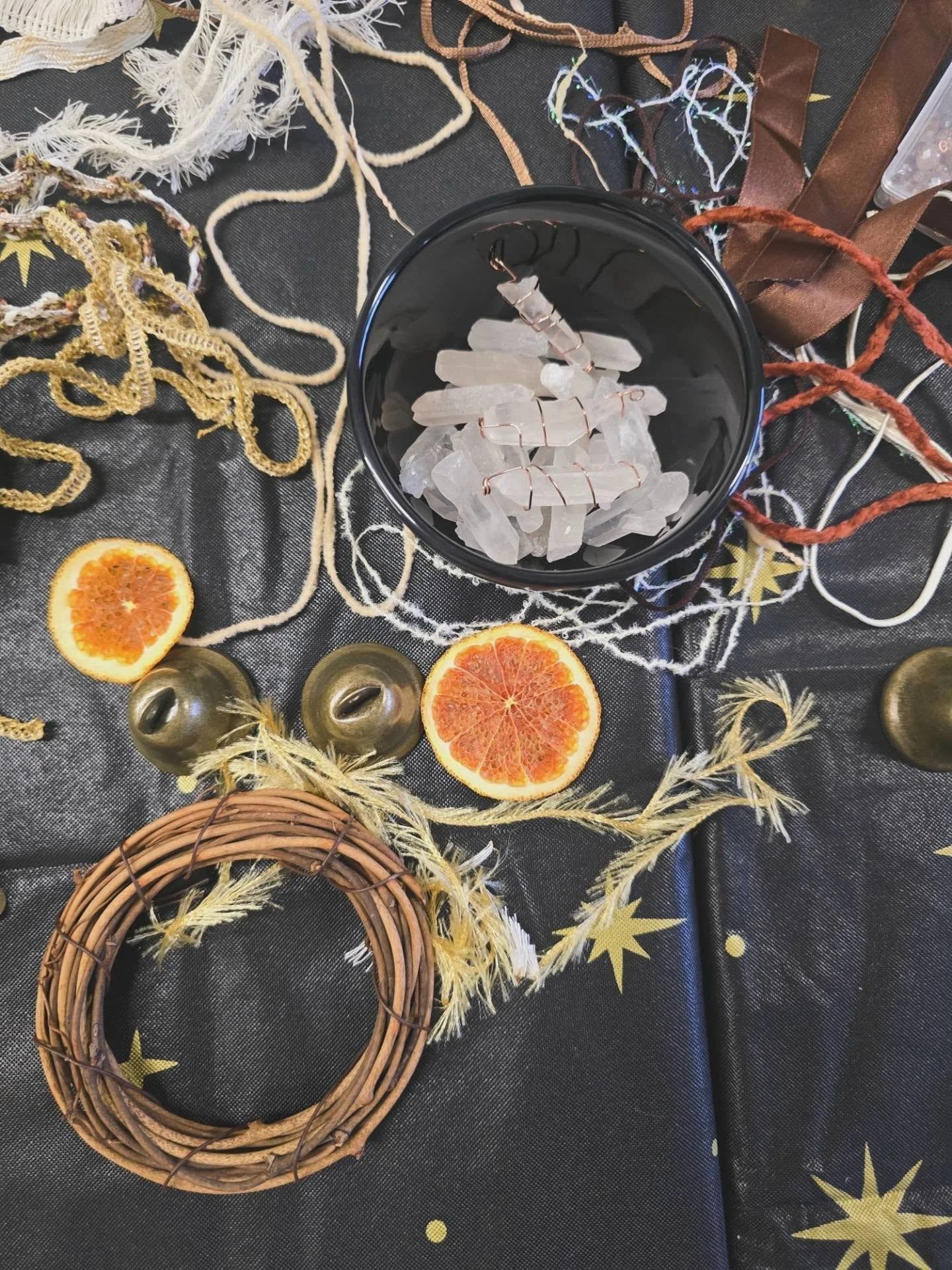 Last call for tomorrow's workshop! 

I had such a good time picking out and gathering our supplies for this event, and I'm so excited to spend the evening with you all 🥰

Link to register in bio ✨️