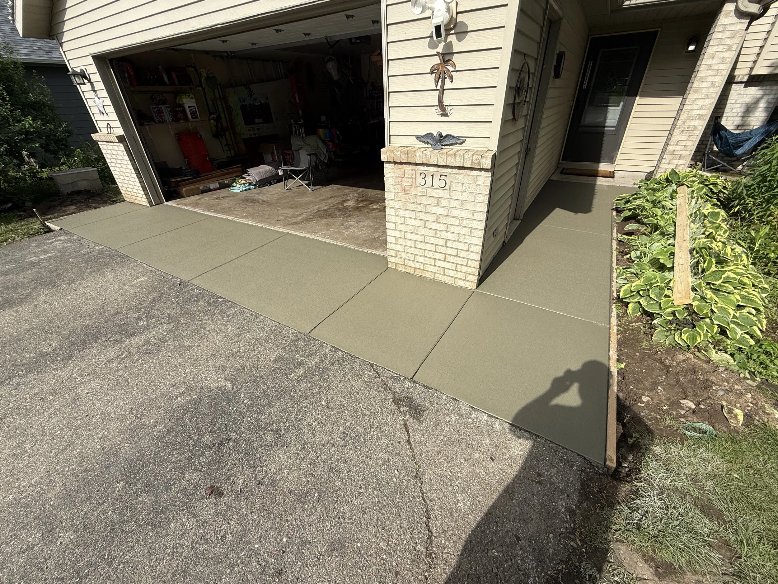 Sartell, MN Apron and Sidewalk
