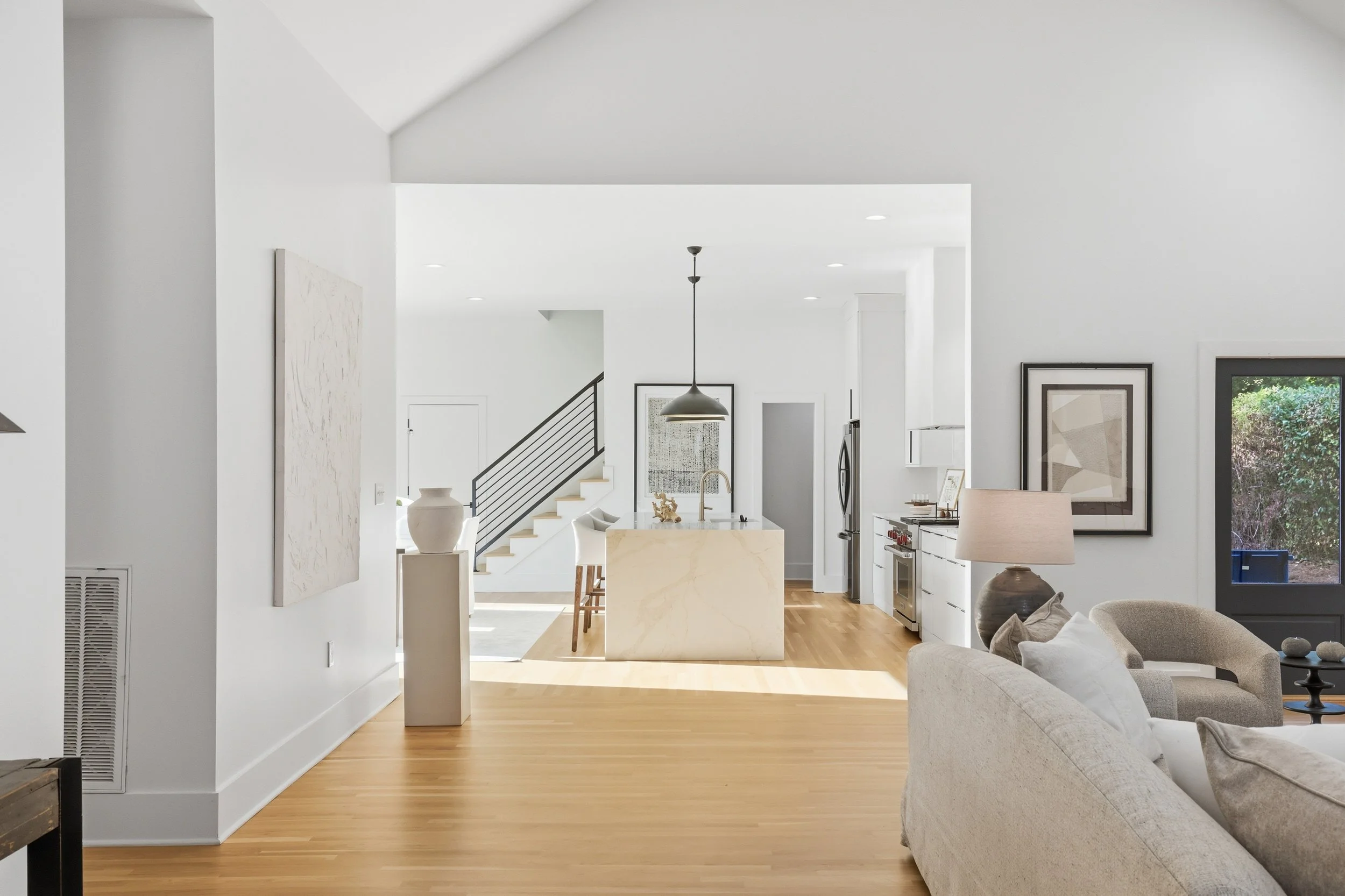 377 Lucerne Boulevard - Hilary Cleveland-13.jpg