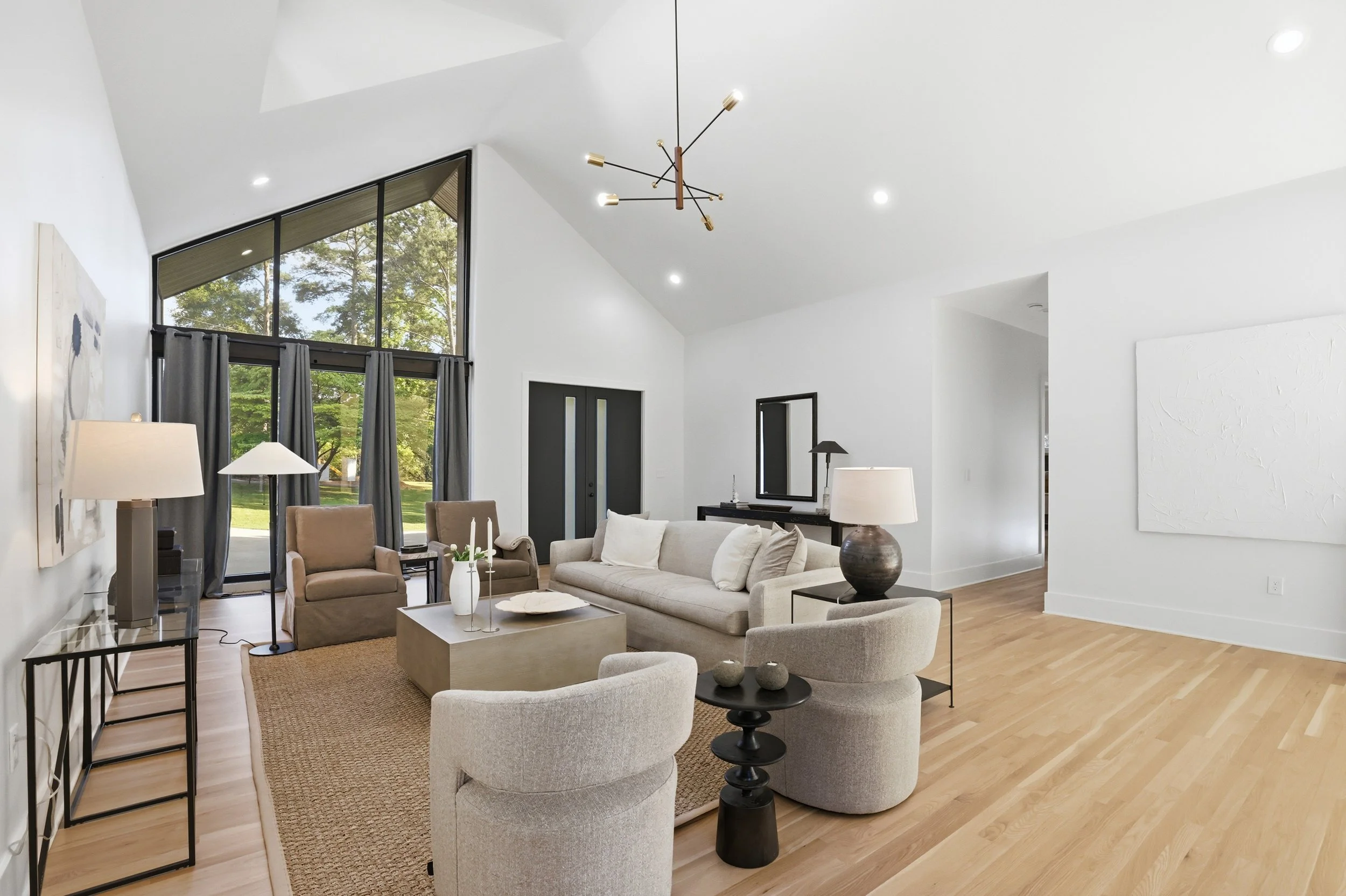 377 Lucerne Boulevard - Hilary Cleveland-20.jpg
