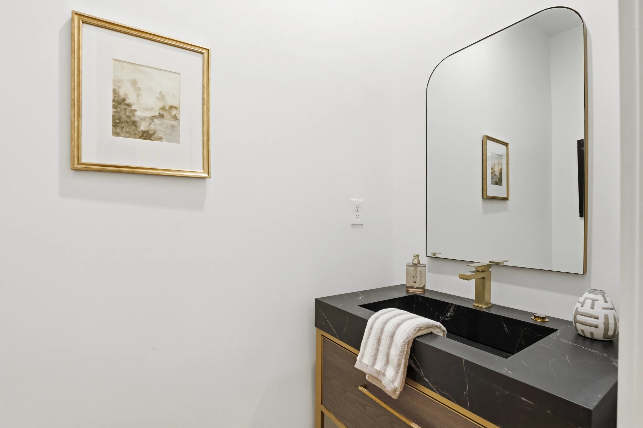 377 Lucerne Boulevard - Hilary Cleveland-72.jpg
