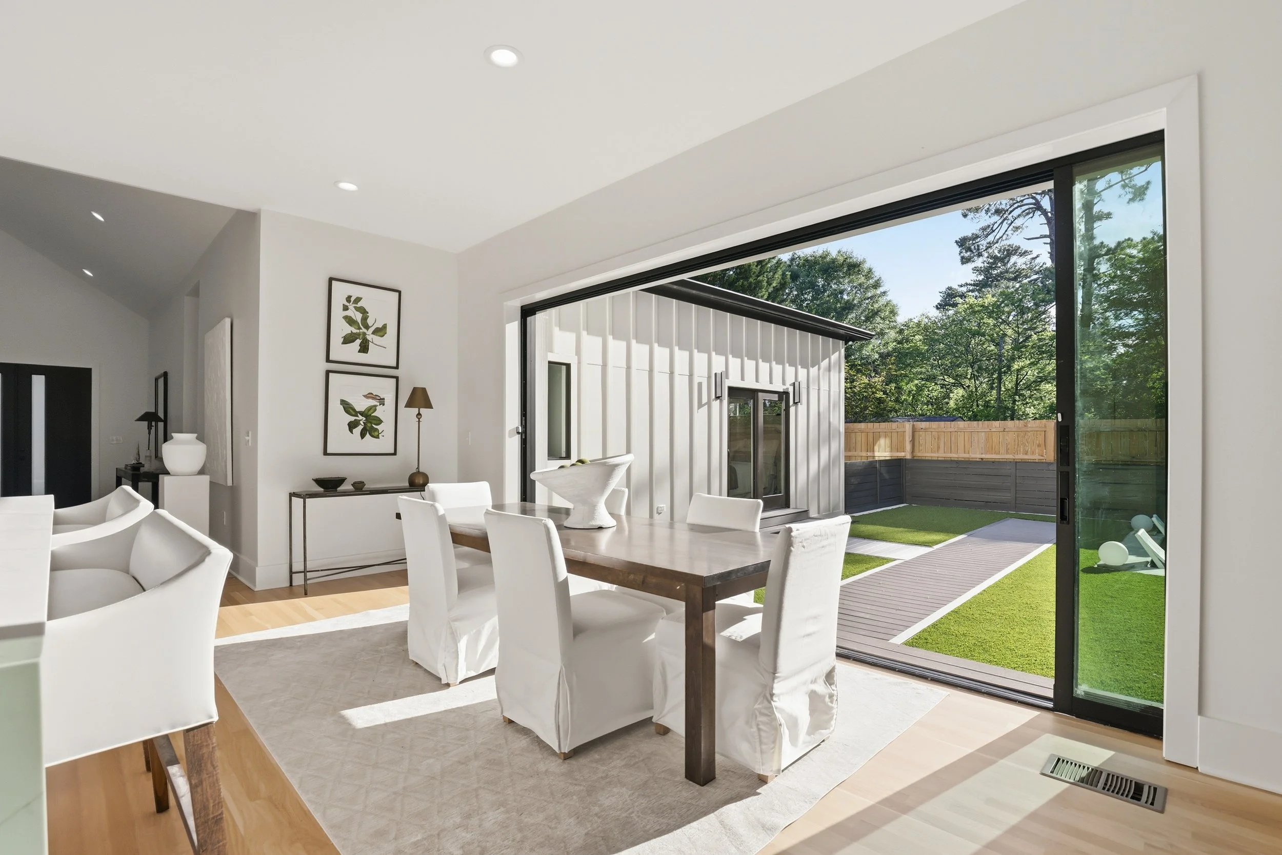 377 Lucerne Boulevard - Hilary Cleveland-22.jpg