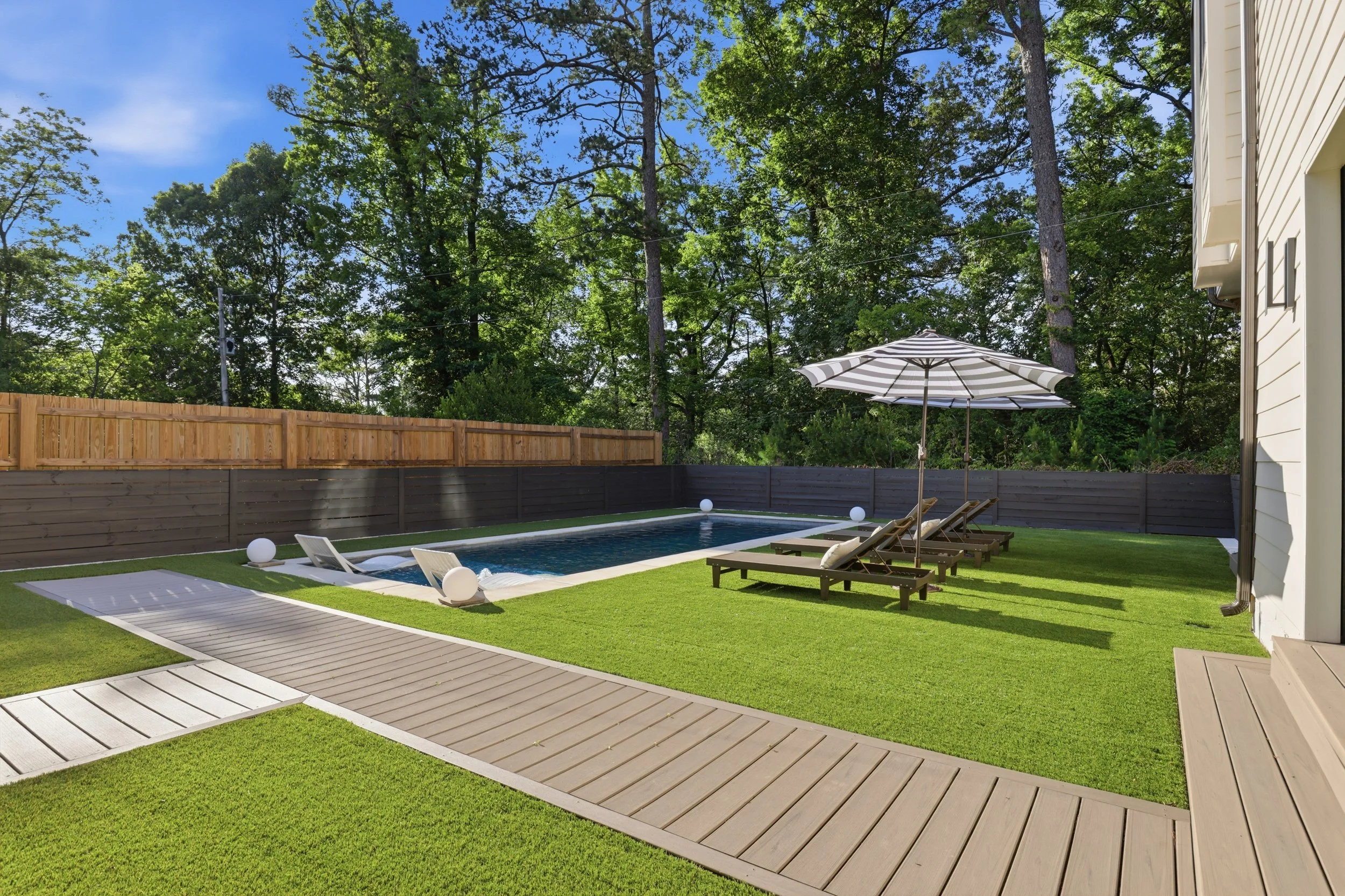 377 Lucerne Boulevard - Hilary Cleveland-38.jpg