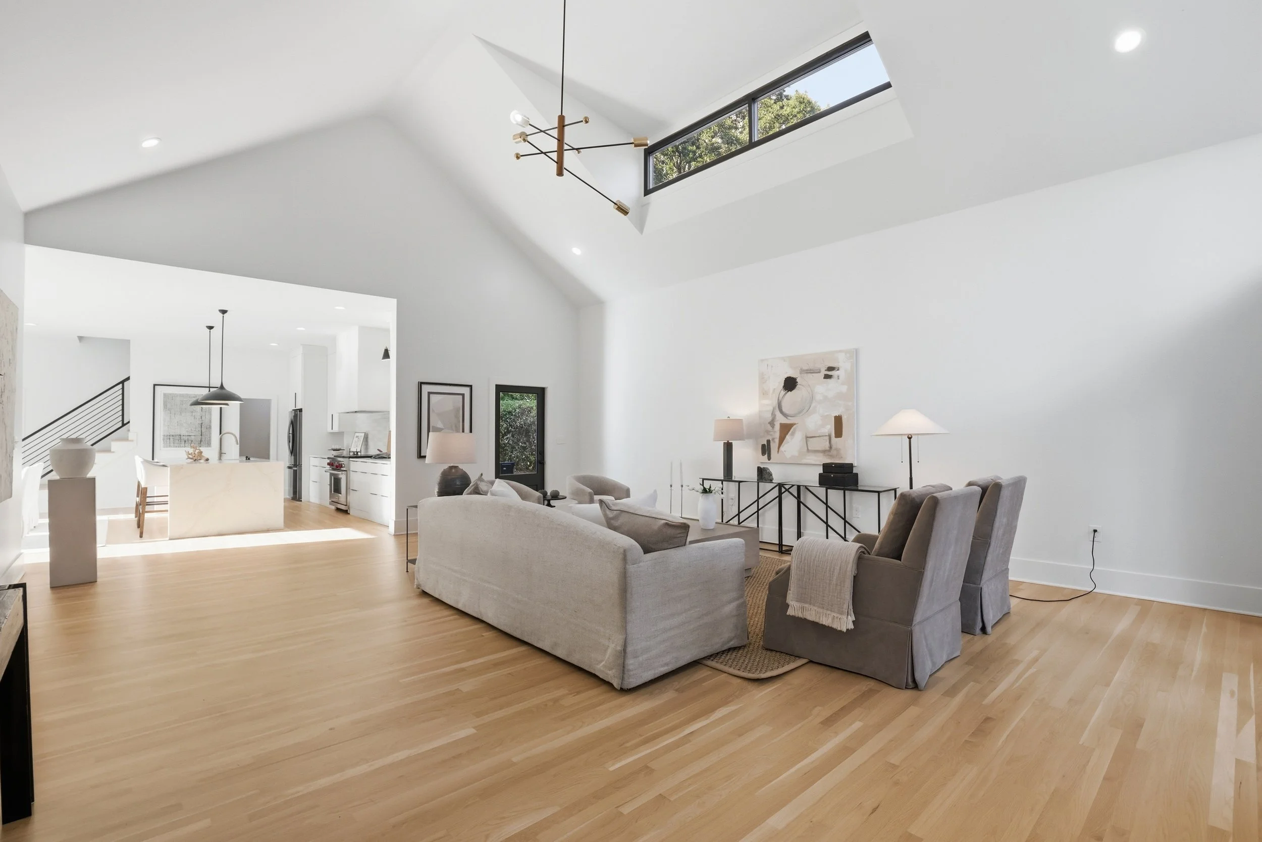 377 Lucerne Boulevard - Hilary Cleveland-16.jpg
