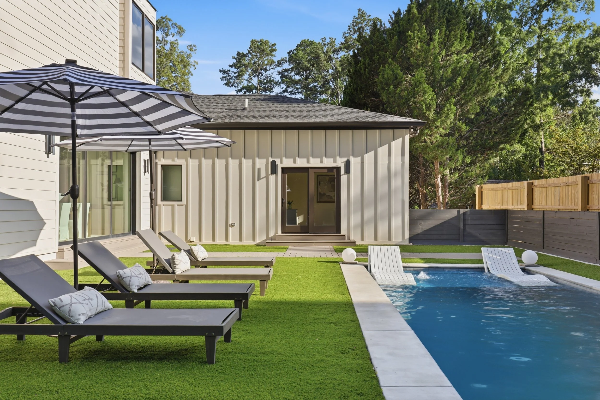 377 Lucerne Boulevard - Hilary Cleveland-42.jpg