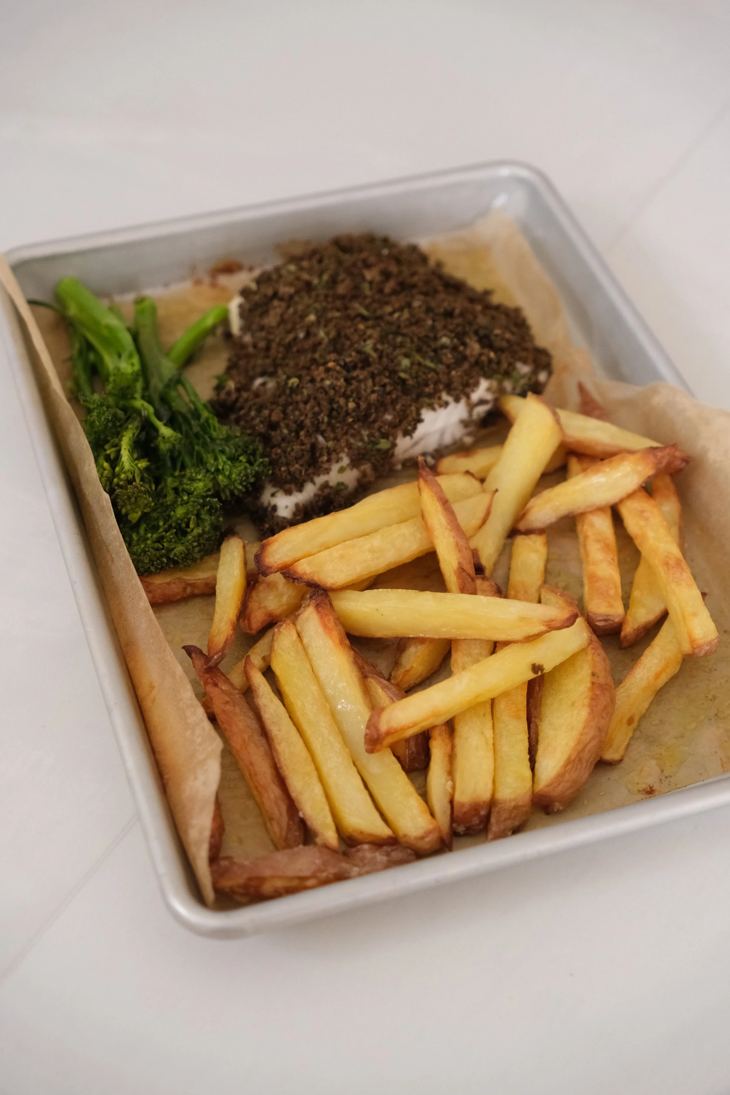 Healthy Fish &amp; Chips (Oven-Baked Barramundi &amp; Crispy Potatoes)