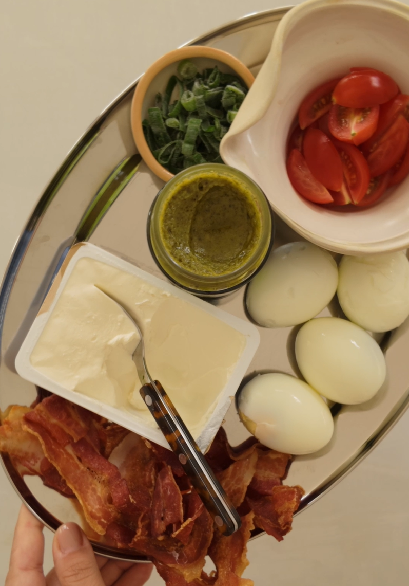 Crispy Bacon, Egg &amp; Pesto Smash