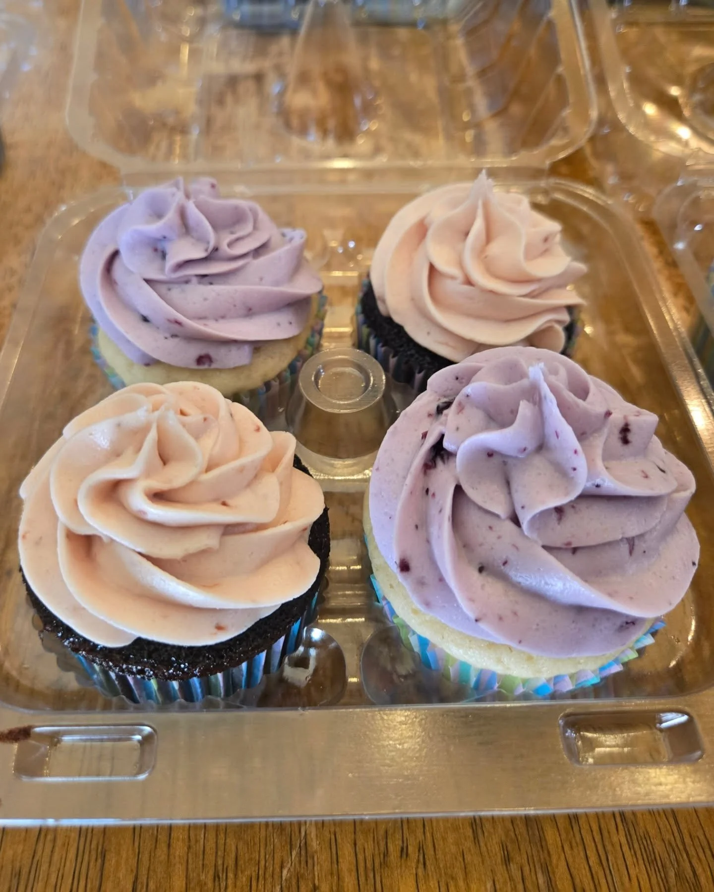 4 Pack spring cupcakes