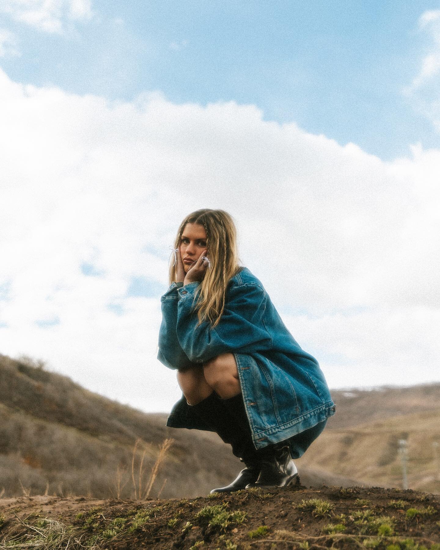 More shots from hanging out in the mountains last week with Paige. I love everything she creates and that I get to create with her 🎸💌📸